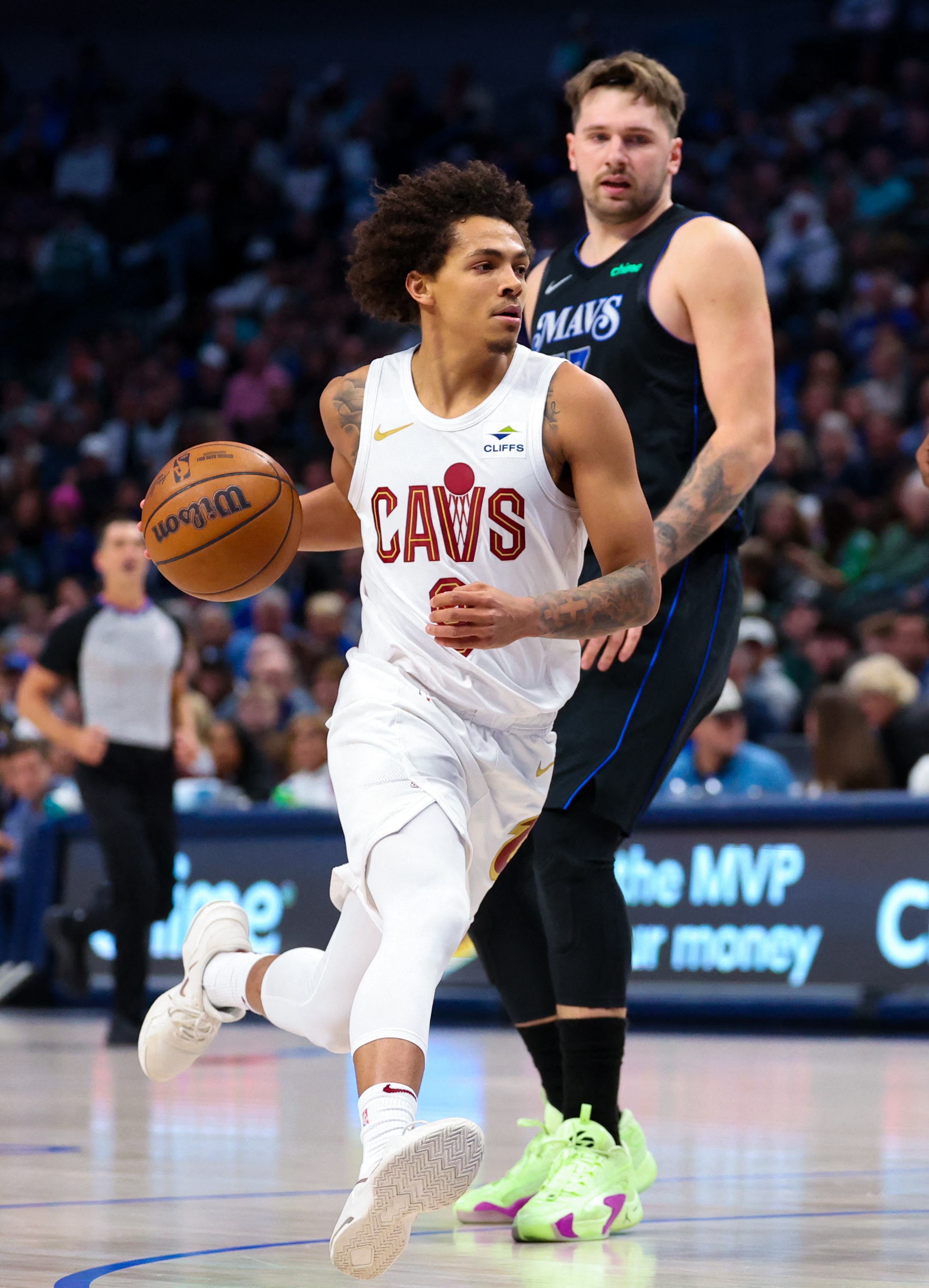 Jarrett Allen Cavaliers Stave Off Mavericks Reuters