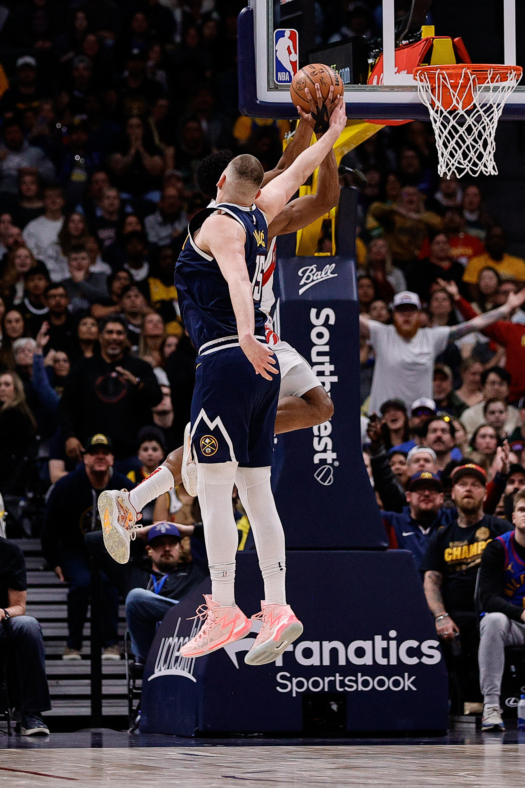 Nikola Jokic Nuggets Rally Past Short Handed Raptors Reuters