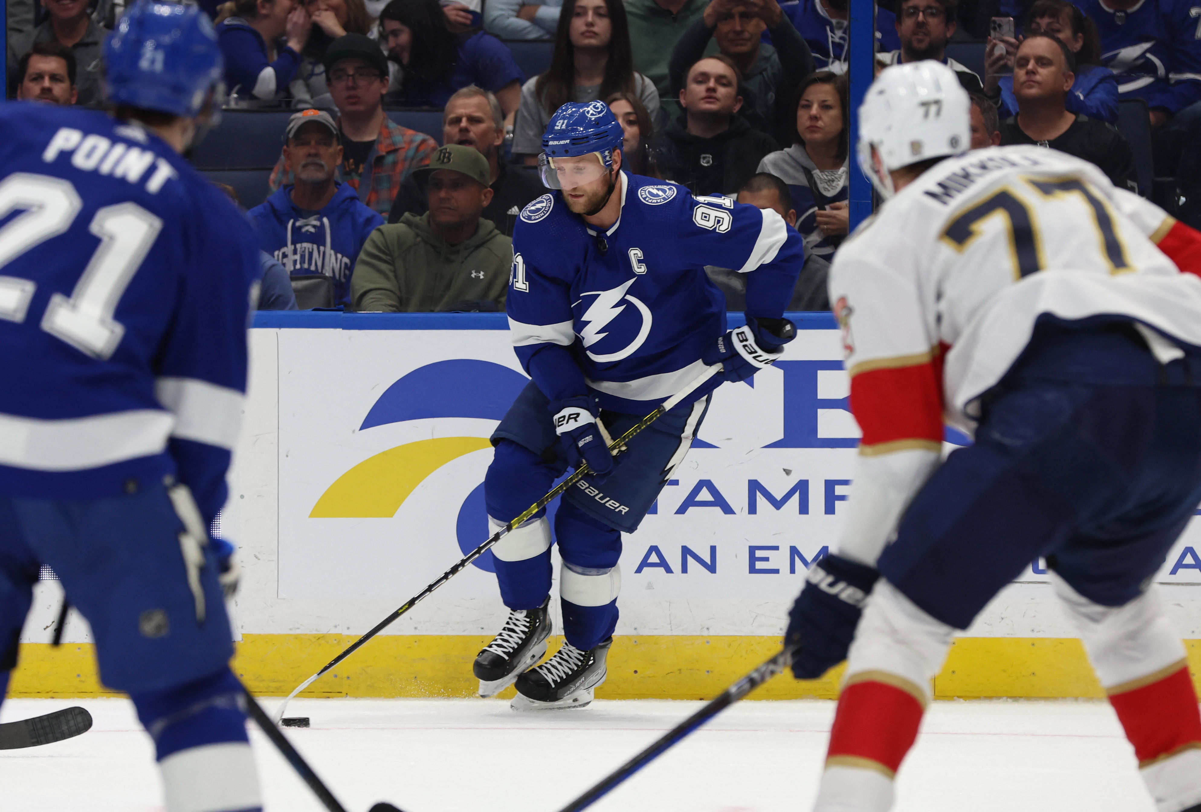 Panthers Clip Lightning Continue Dominance Vs Eastern Conference