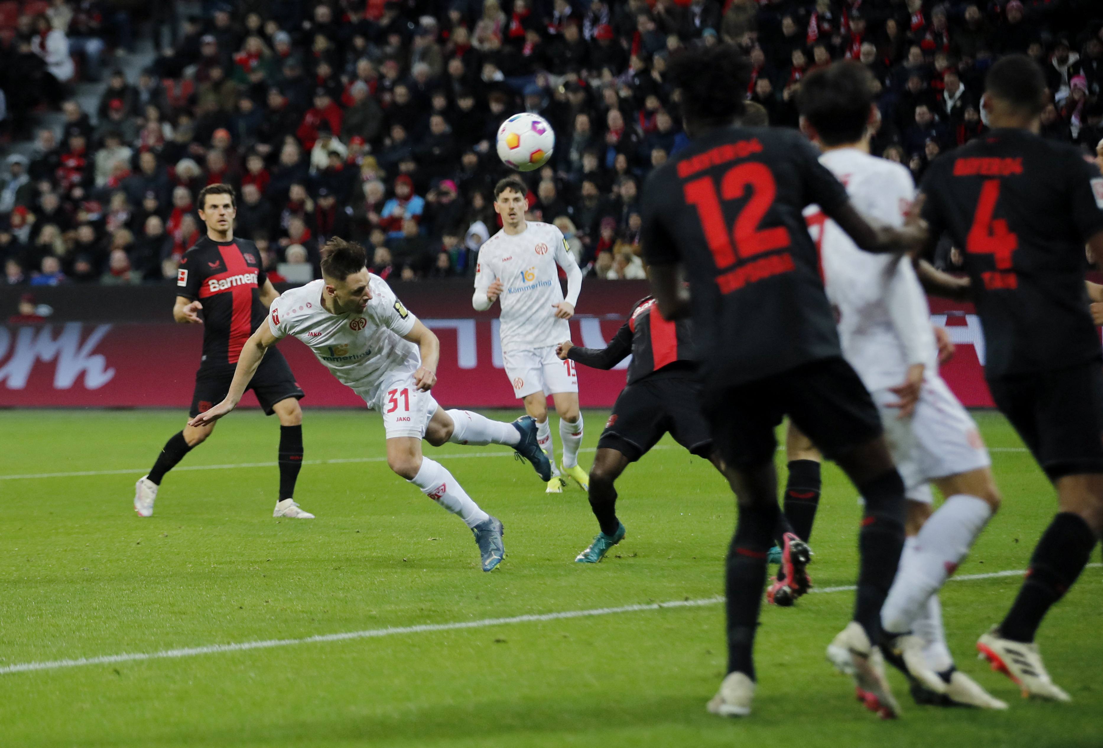 Leverkusen Beat Mainz 2 1 To Widen Gap At Top And Set Unbeaten Record