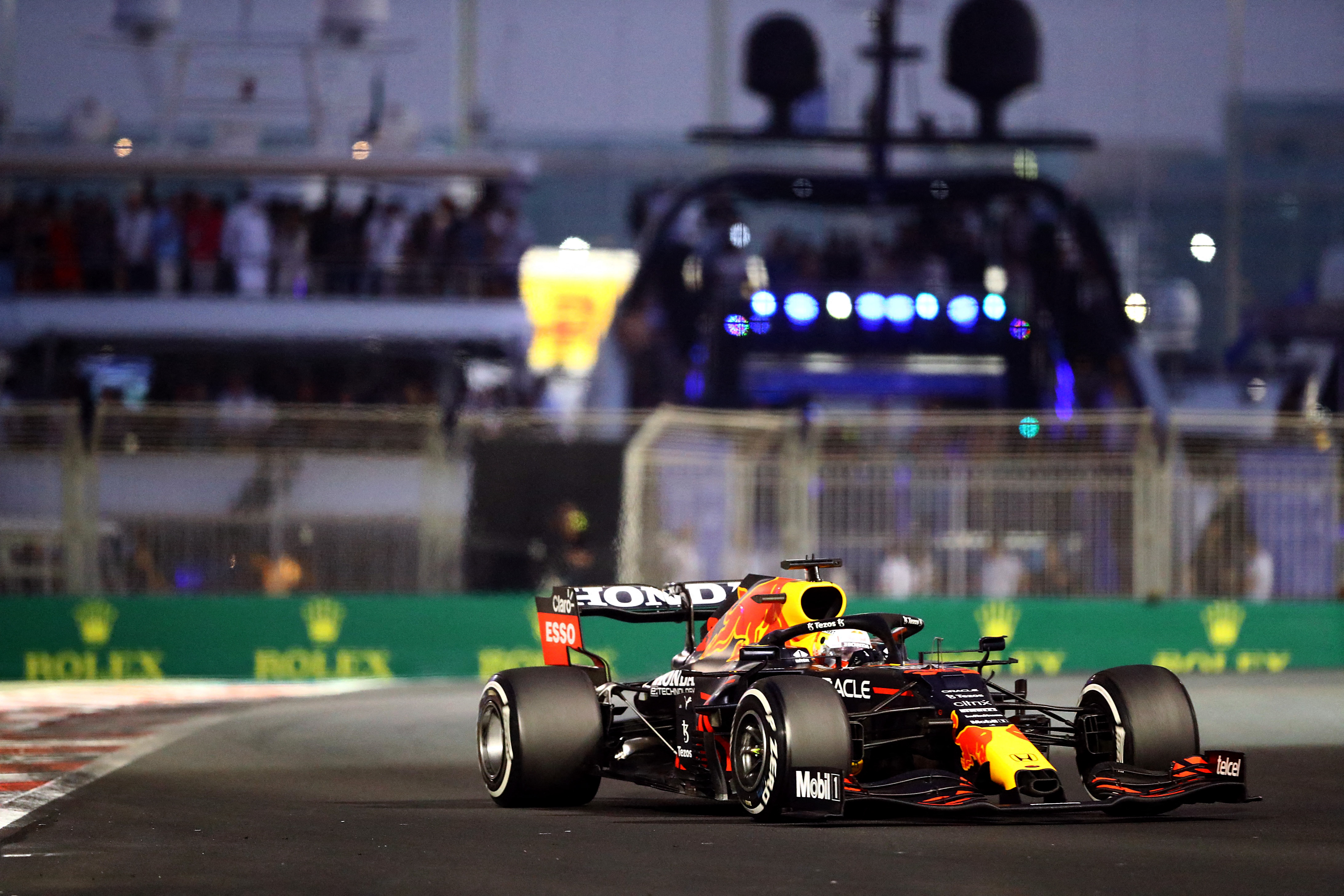 Verstappen takes pole position at final round of 2021 F1 World Championship