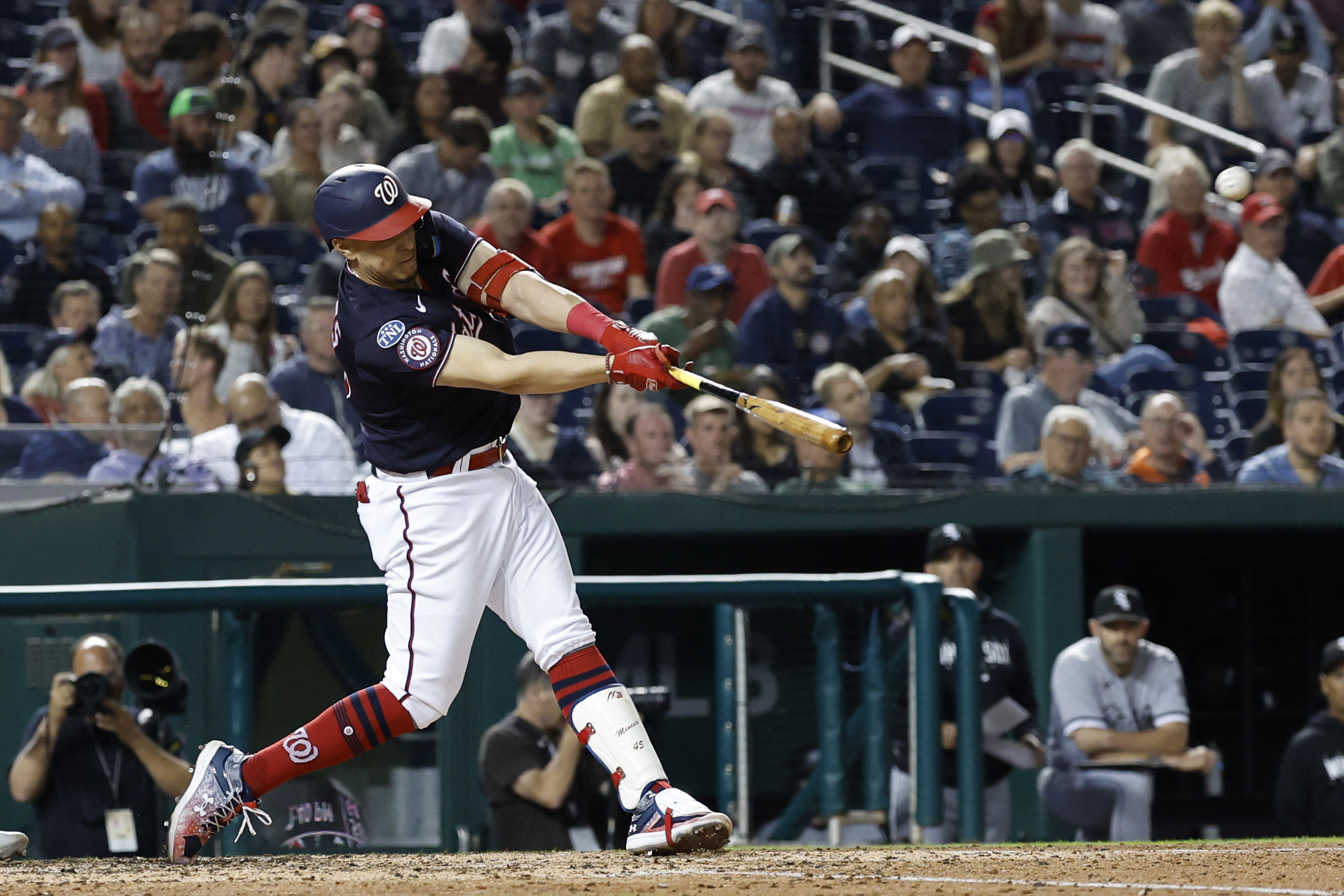 Joey Meneses' pinch-hit blast lifts Nats over White Sox