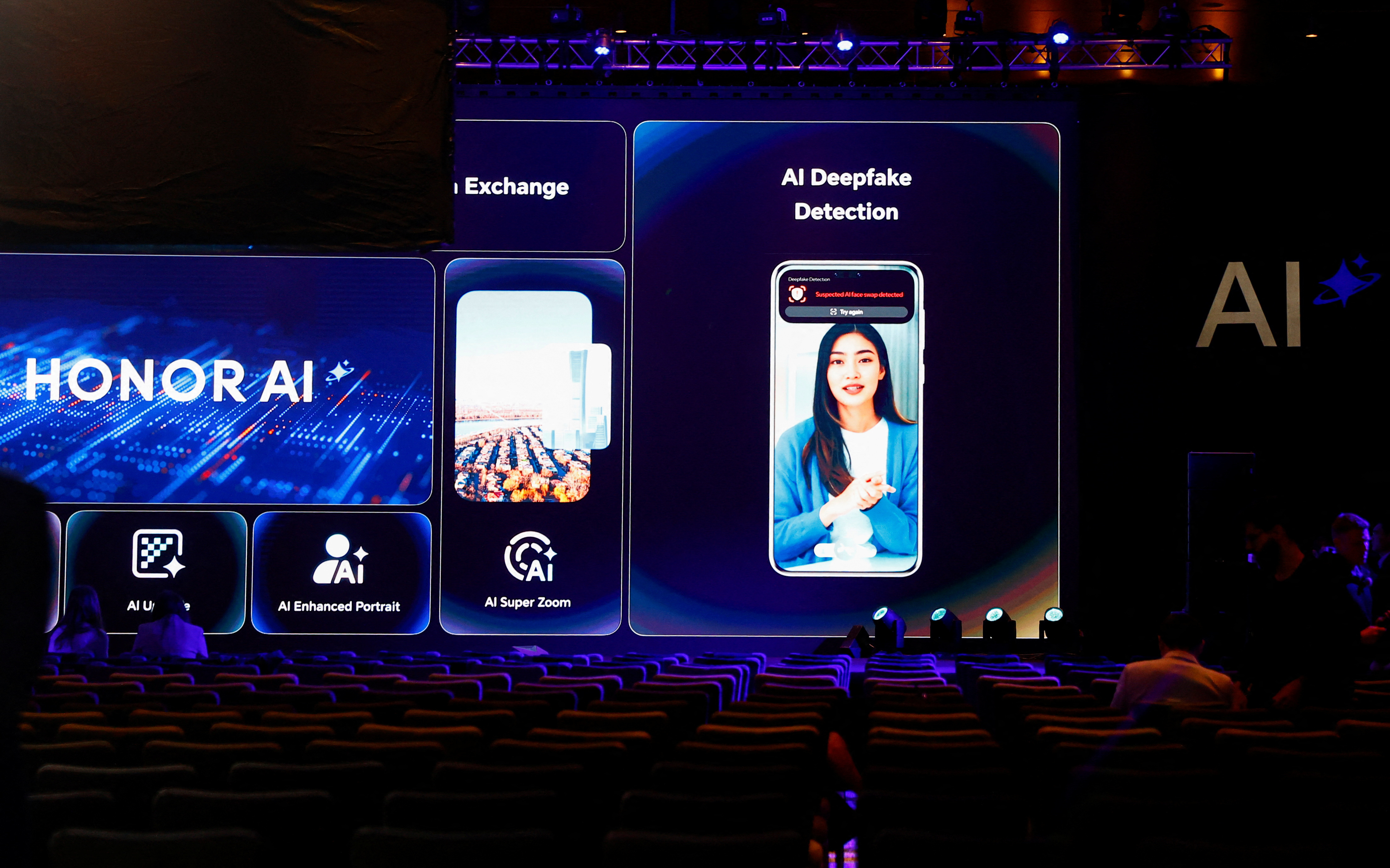 Honor AI investment in devices