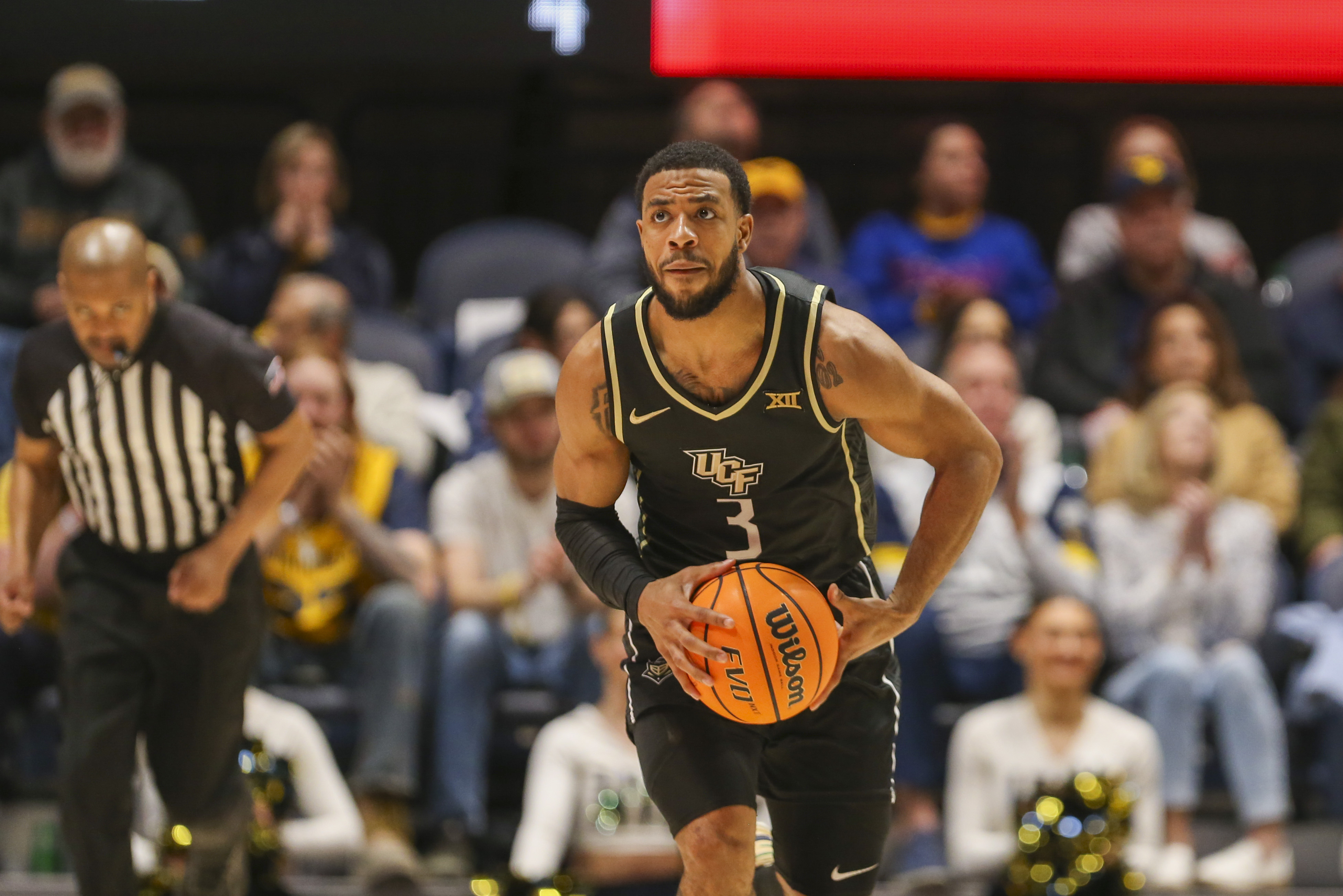 RaeQuan Battle, WVU earn skidending win over UCF Reuters