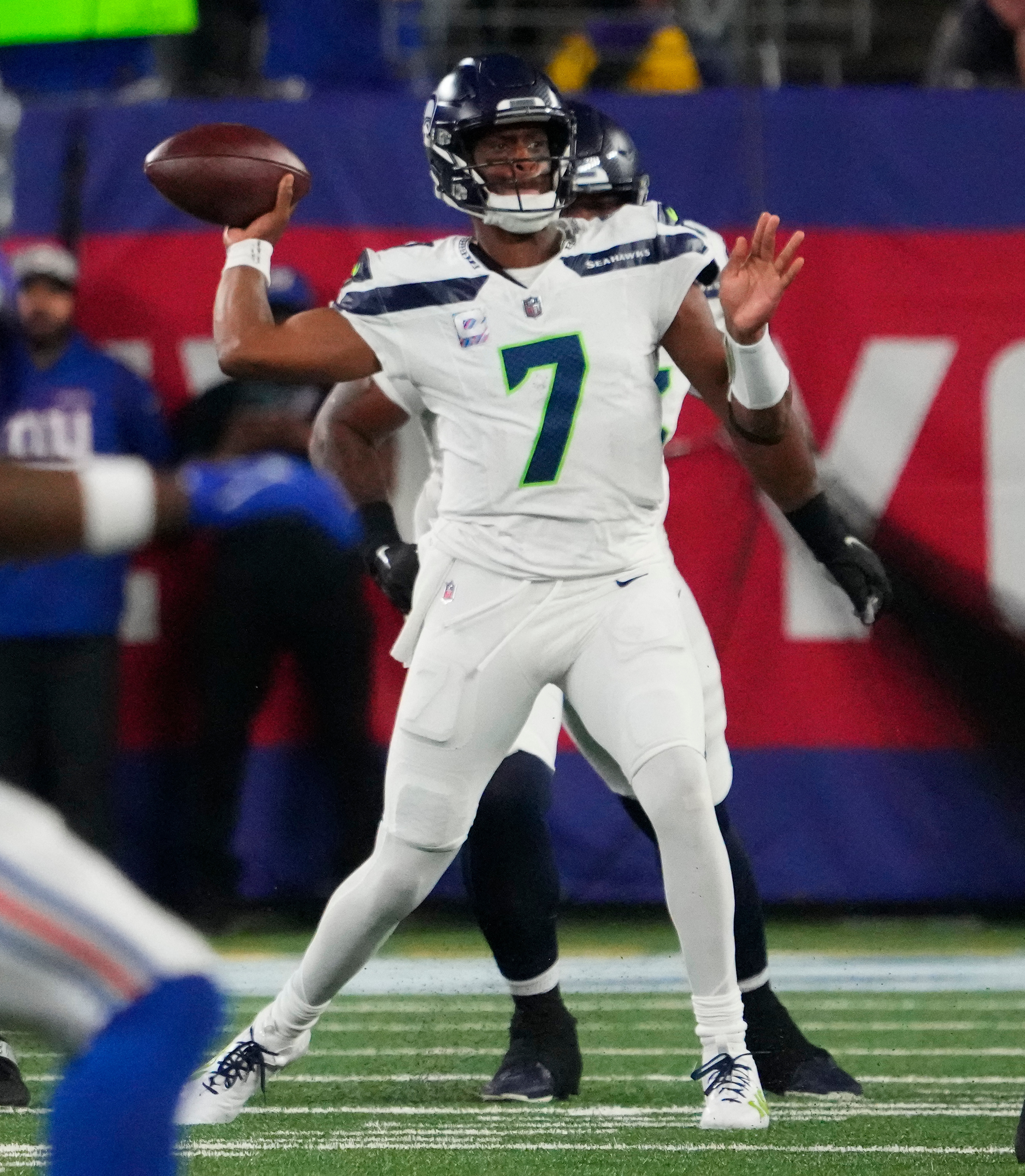 Seahawks stuff Giants, cruise to 24-3 win