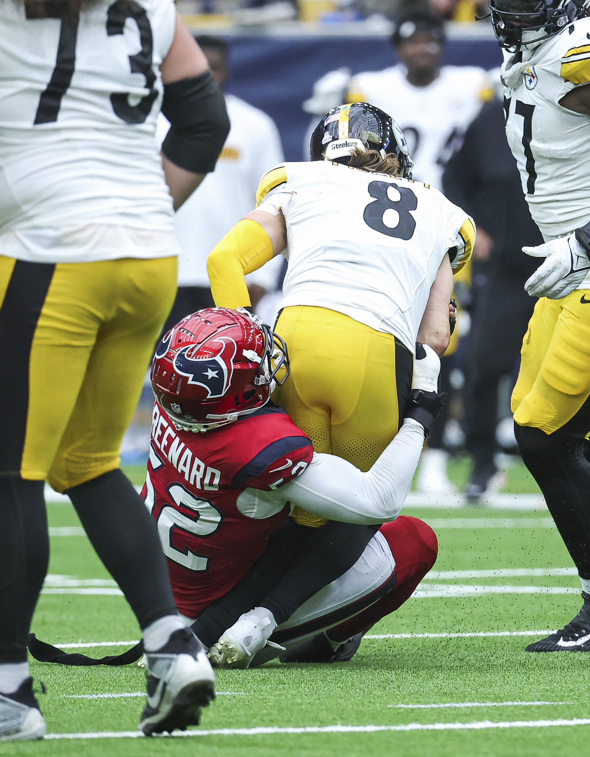 Texans down Steelers, who lose QB Kenny Pickett to knee injury Reuters