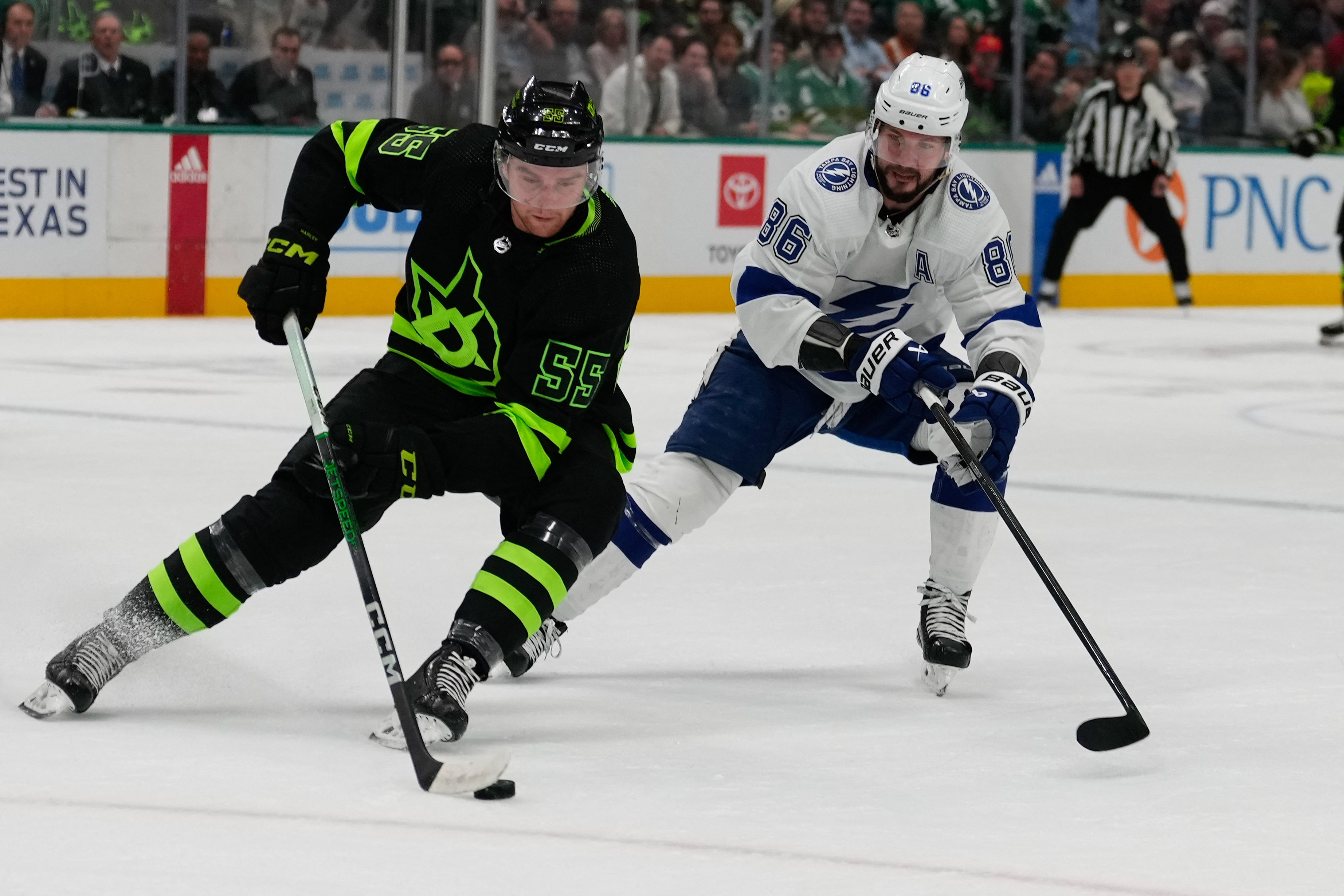 Stars bash Lightning behind seven different goal scorers Reuters