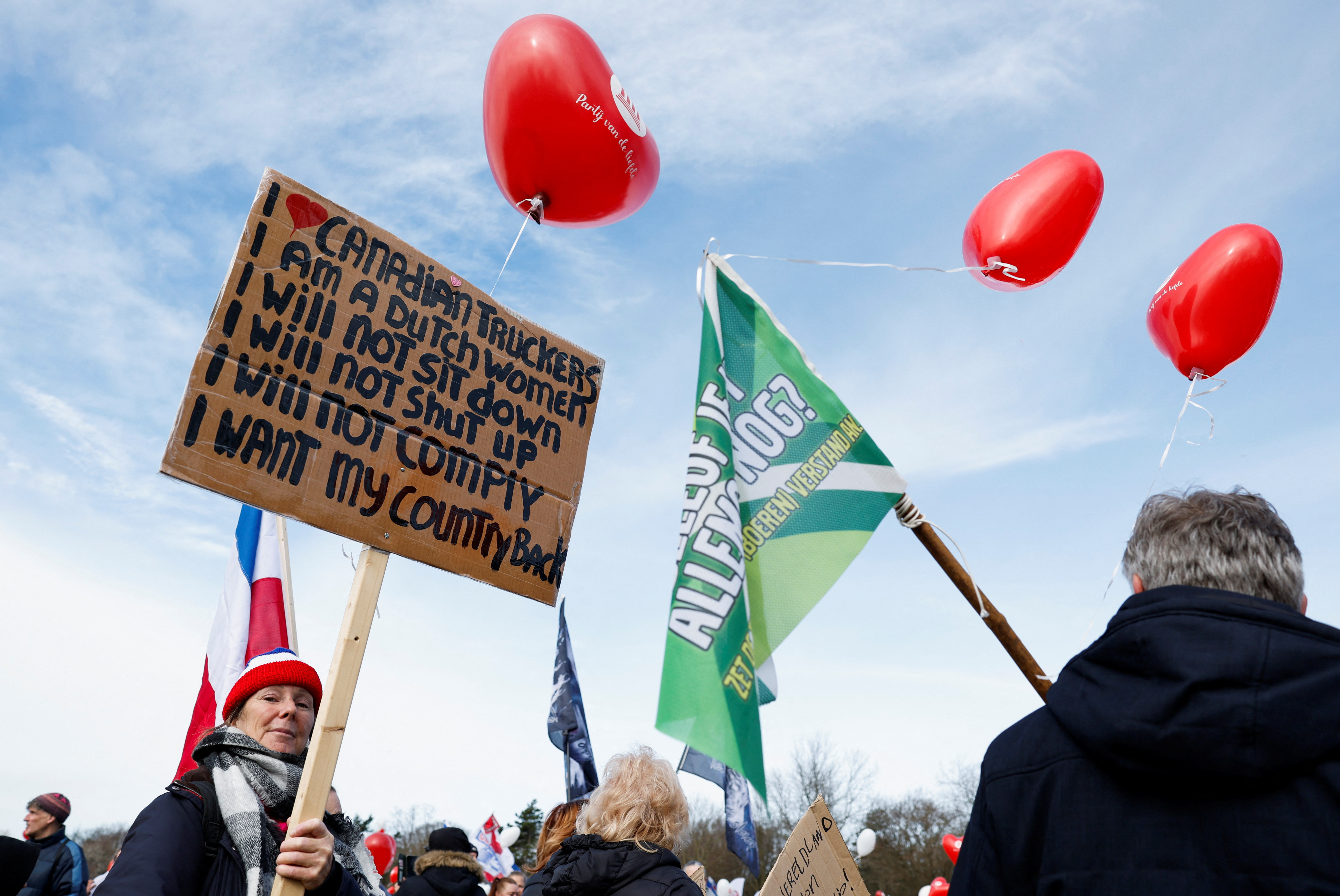Dutch farmers protest against environmental policies in The Hague