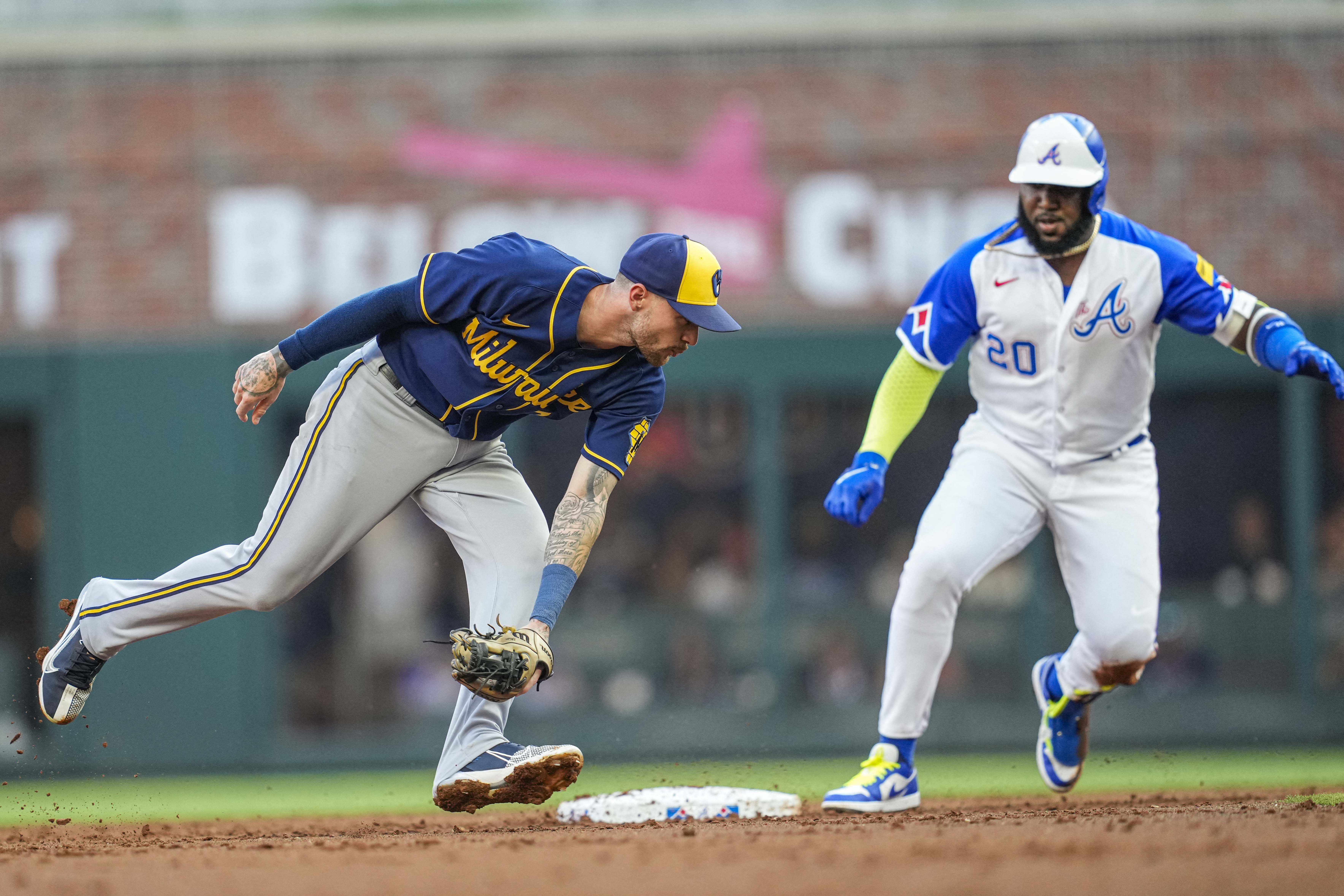 Braves' offense slugs four homers to complete sweep of Milwaukee - Battery  Power