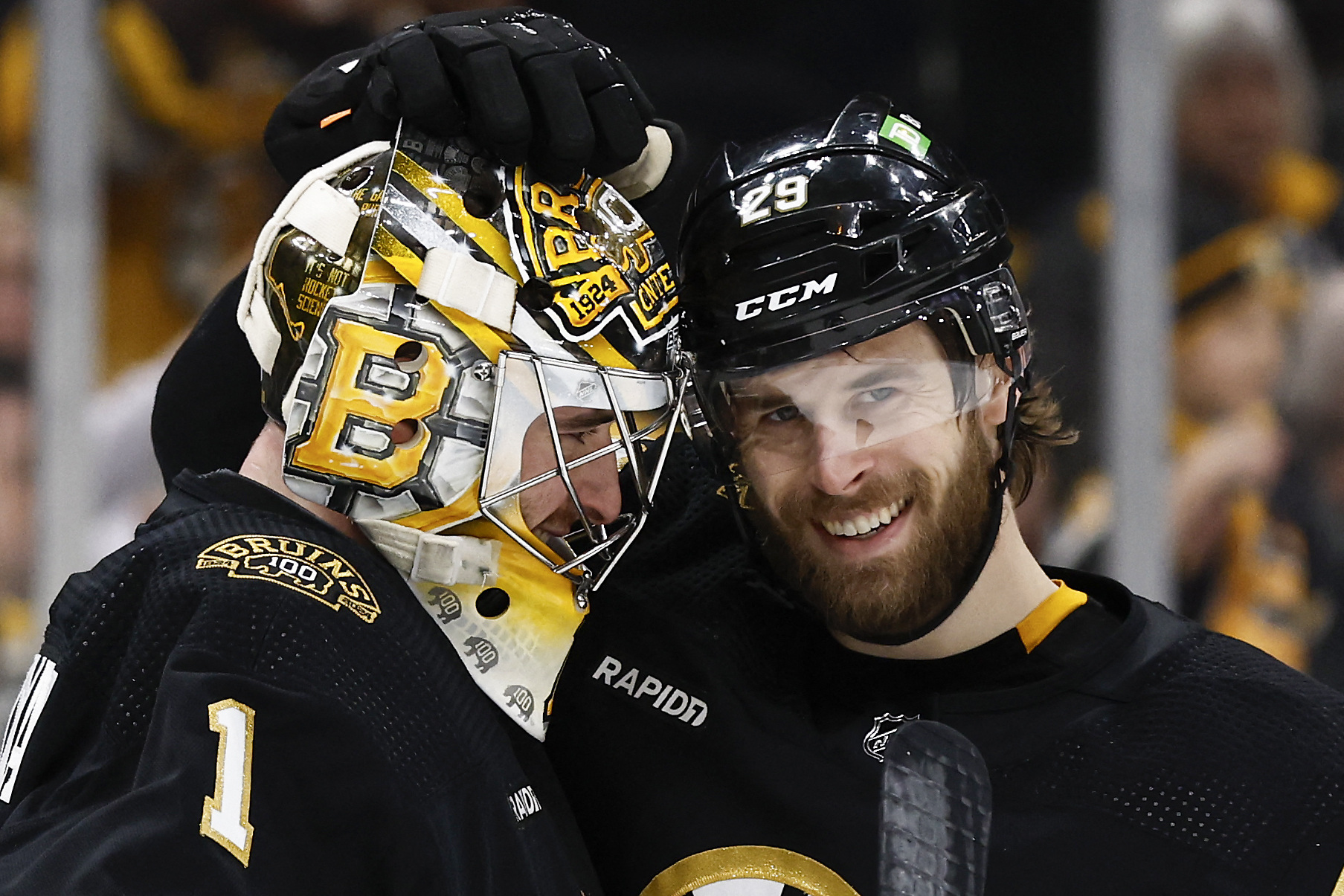 Streaking Bruins Pull Away For Victory Over Jets | Reuters