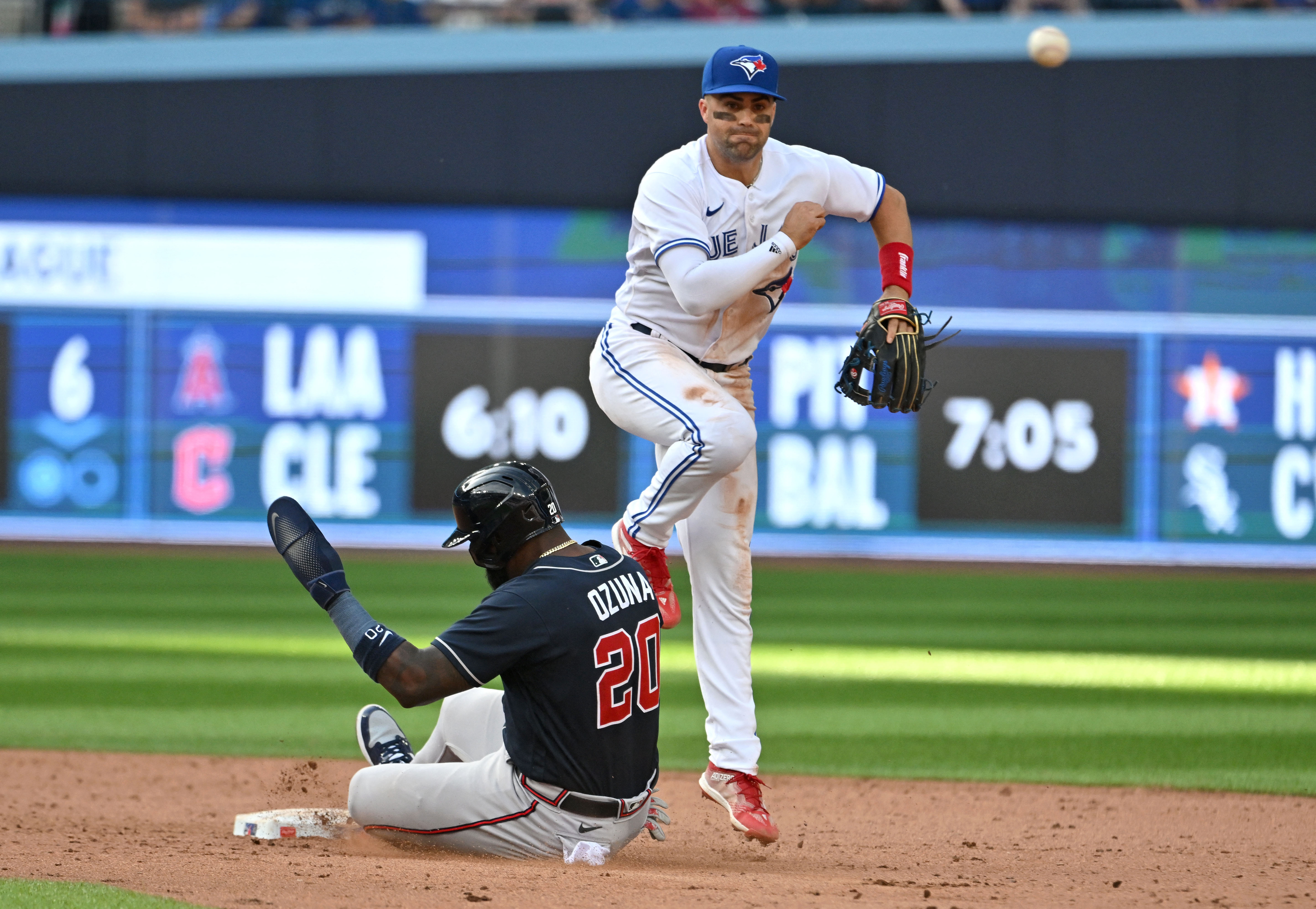 Bo Bichette, Blue Jays surge past Braves