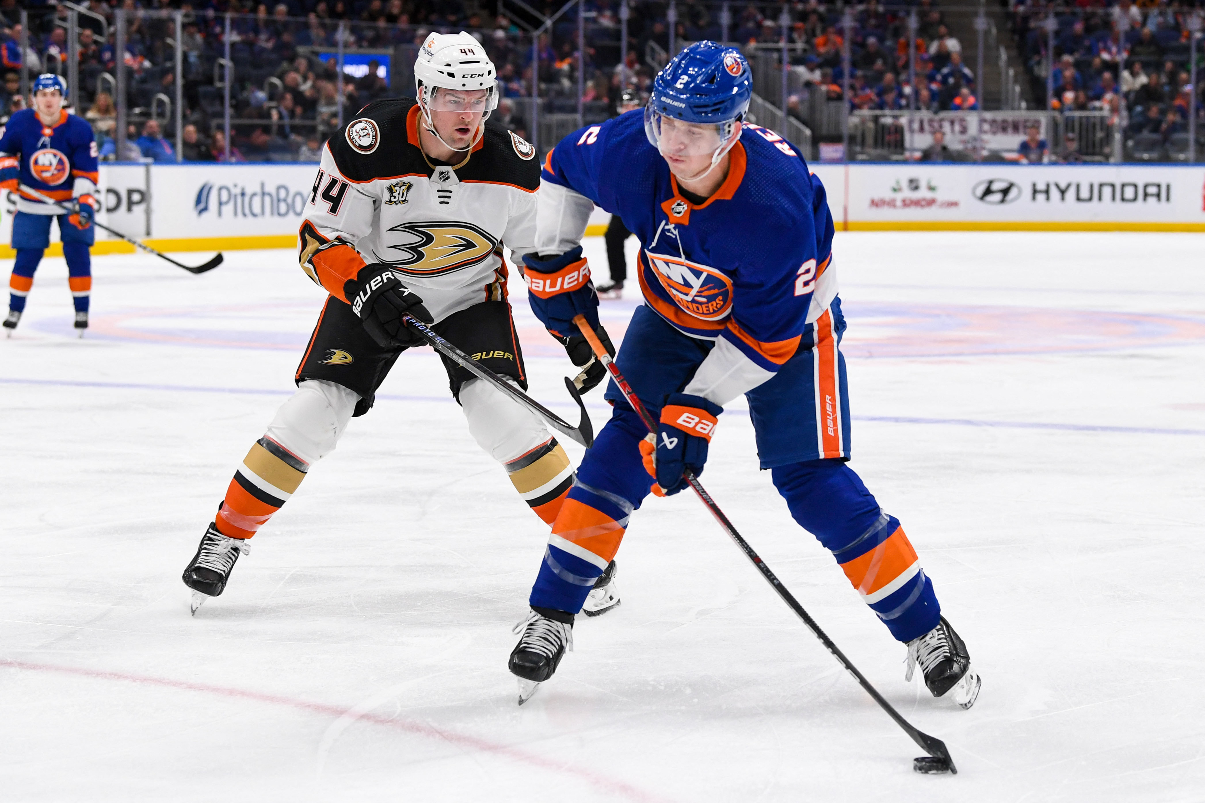 Simon Holmstrom's late short-handed goal lifts Isles past Ducks | Reuters