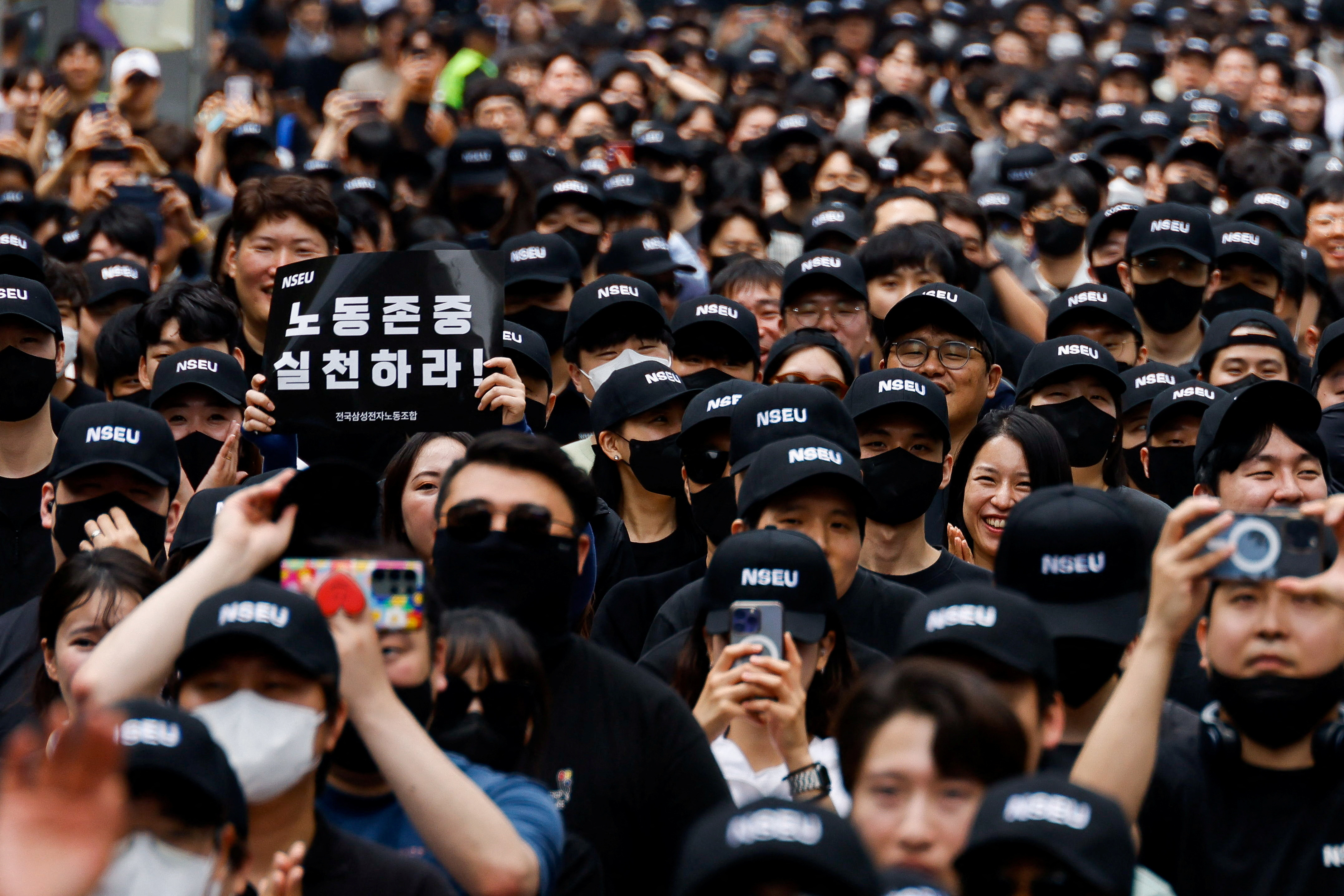 韓国サムスン電子労組、初のスト実施　さらなる行動も示唆