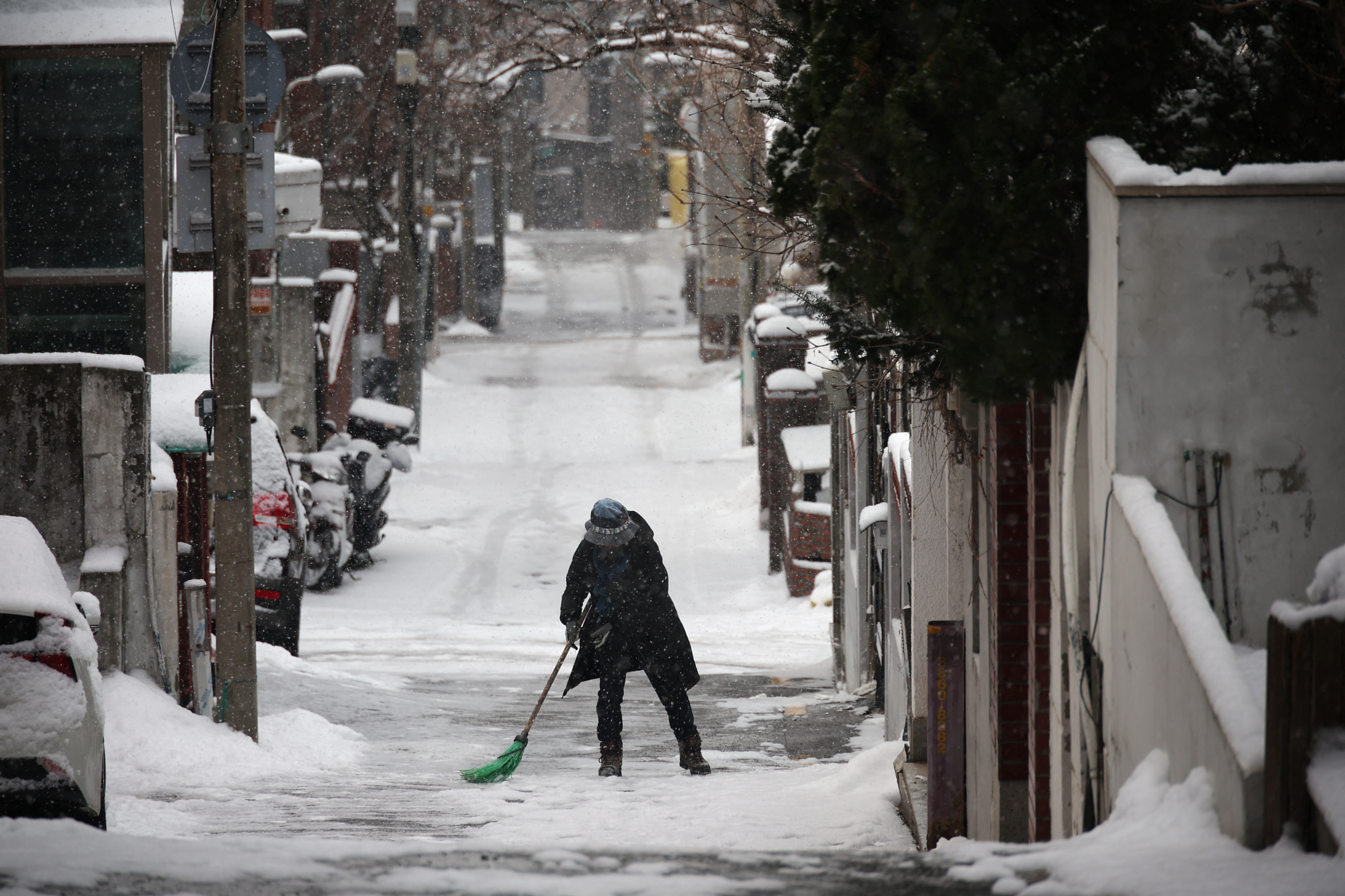 South Korean residents worry over higher heating bills and severe cold snap