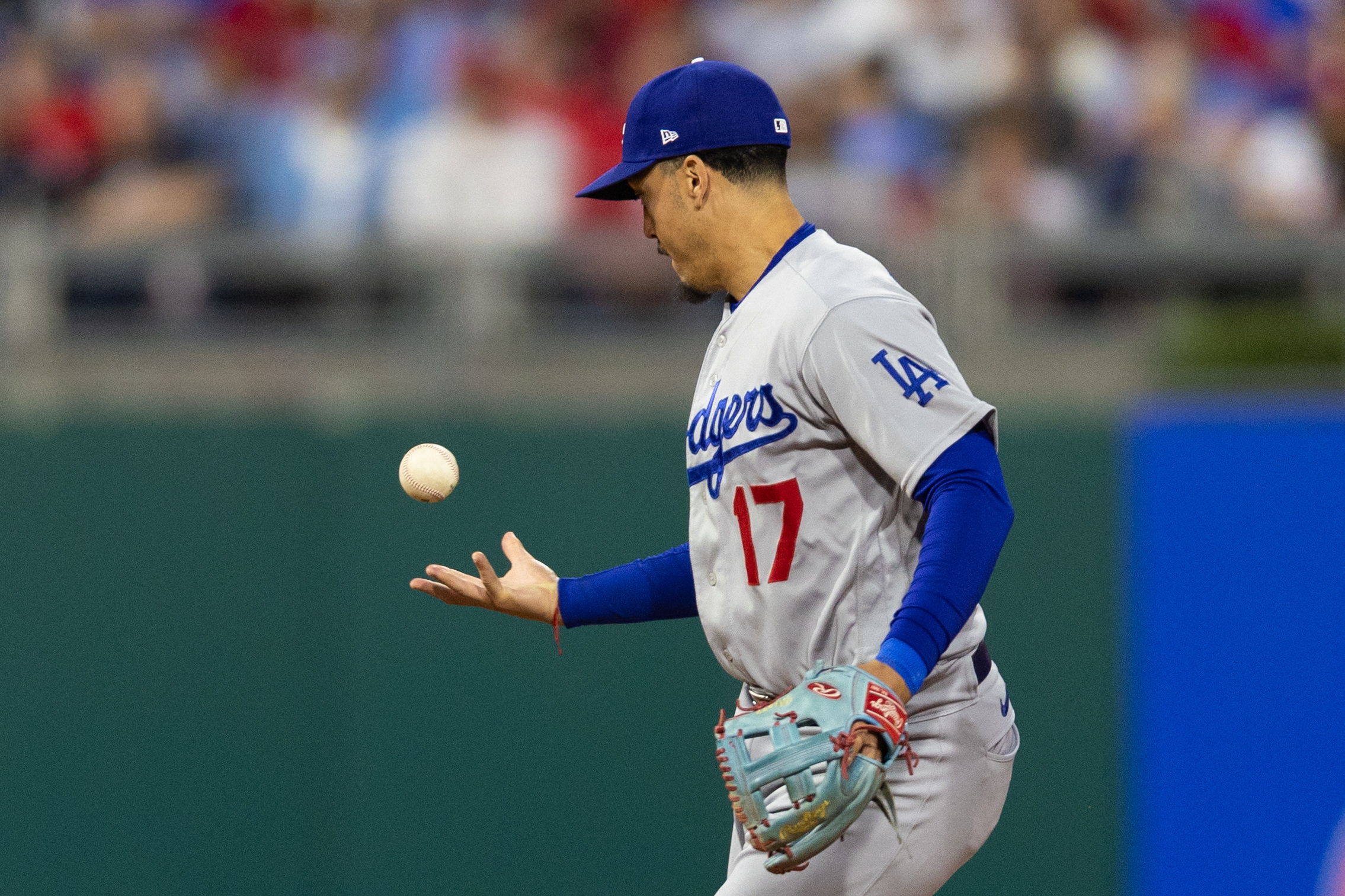 Phillies' Kyle Schwarber Finishes Off Dodgers With HR In Ninth | Reuters