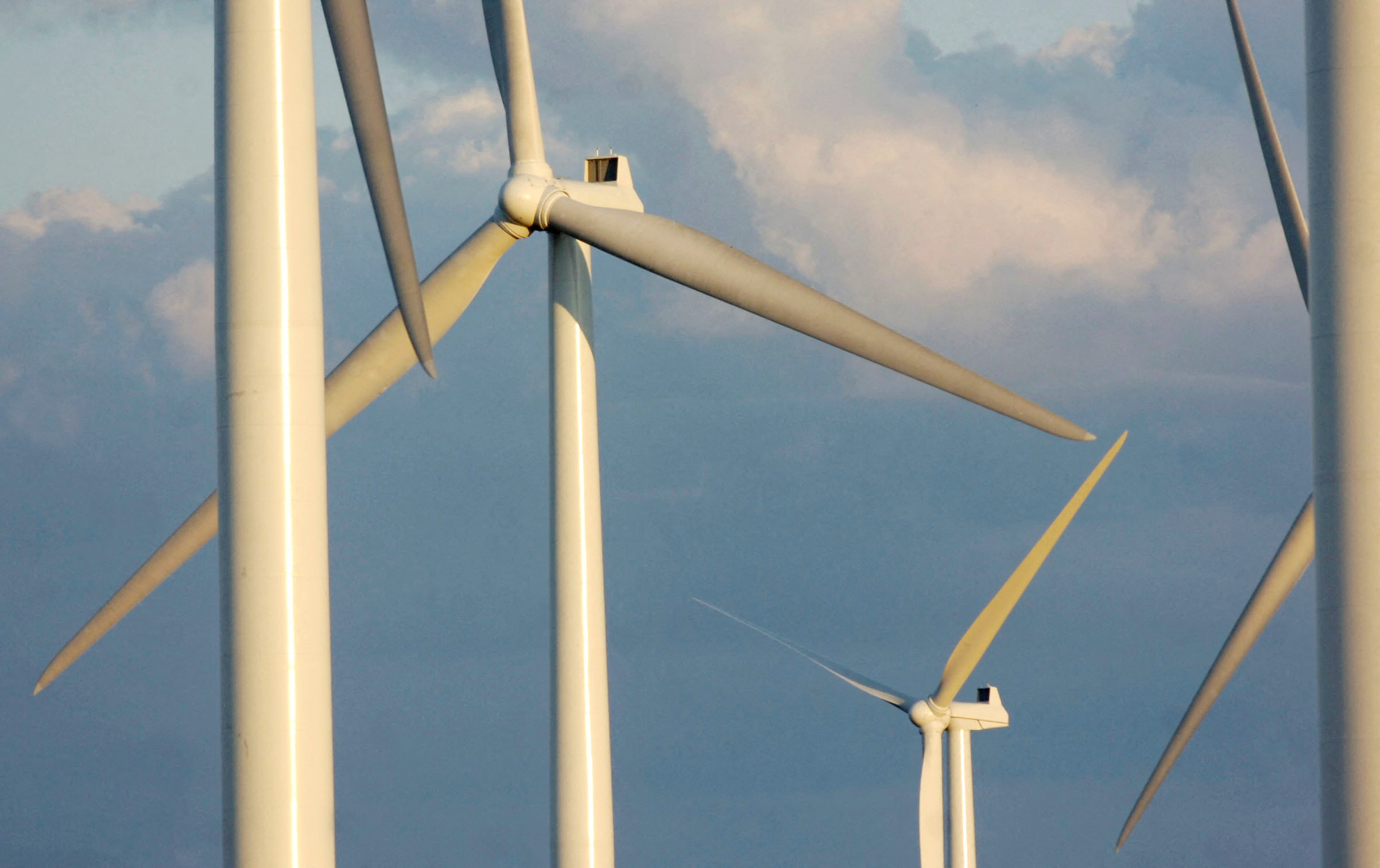 WindEconomics: Installed costs for onshore wind continue to fall despite  rising turbine prices