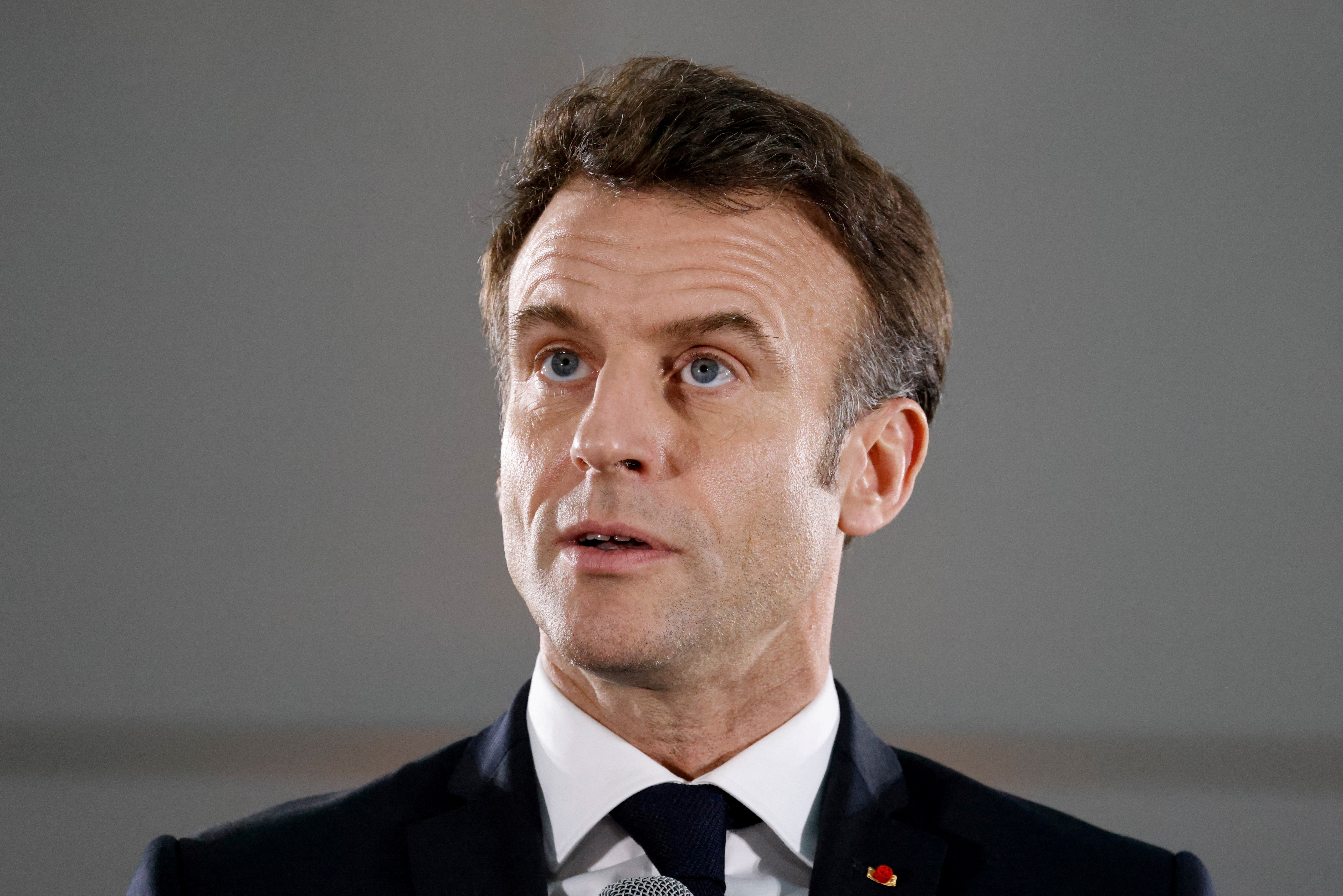 Presidente francês proíbe bandeira russa nas Olimpíadas de Paris 2024