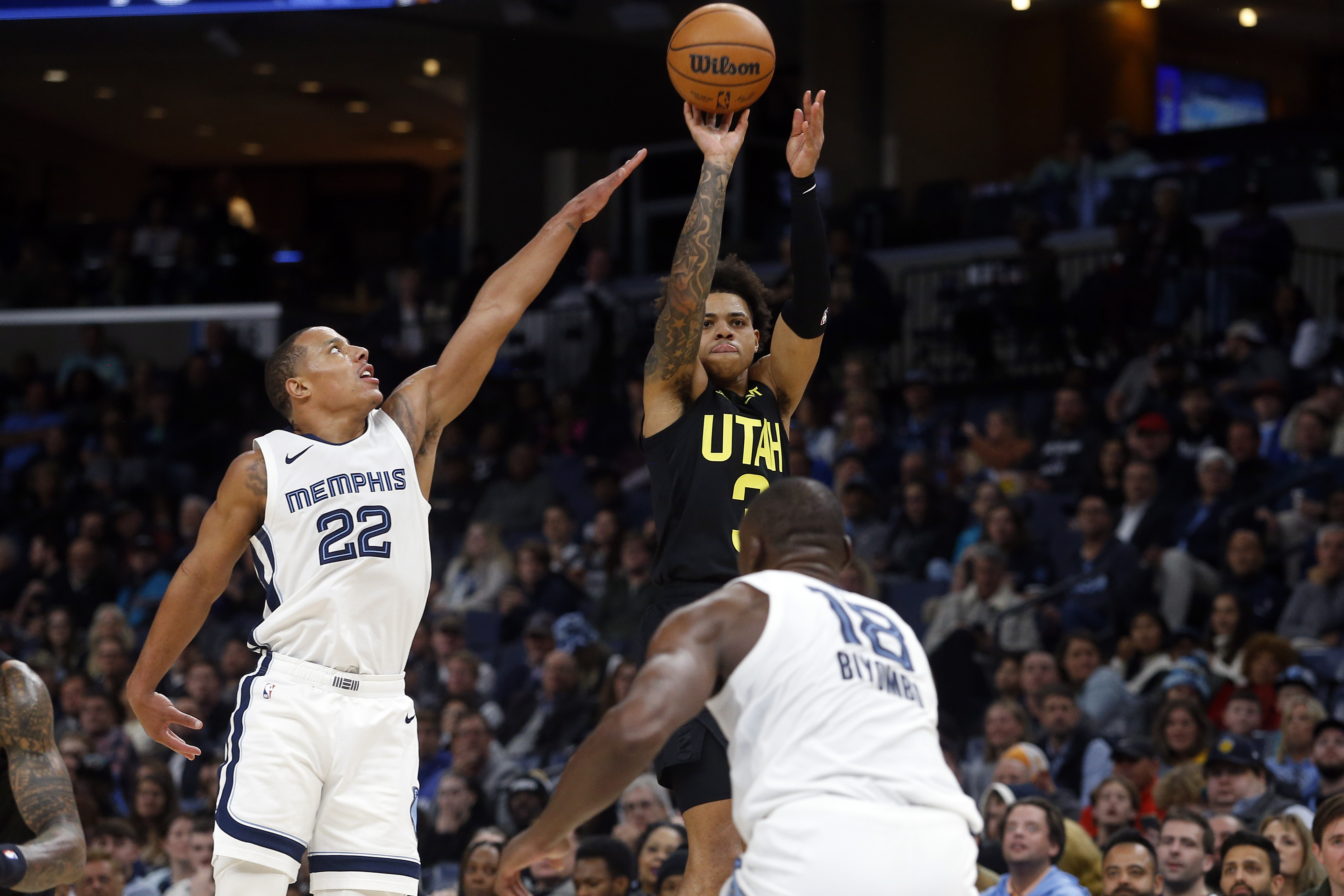 Grizzlies Get First Home Win Of Season, Rout Jazz | Reuters