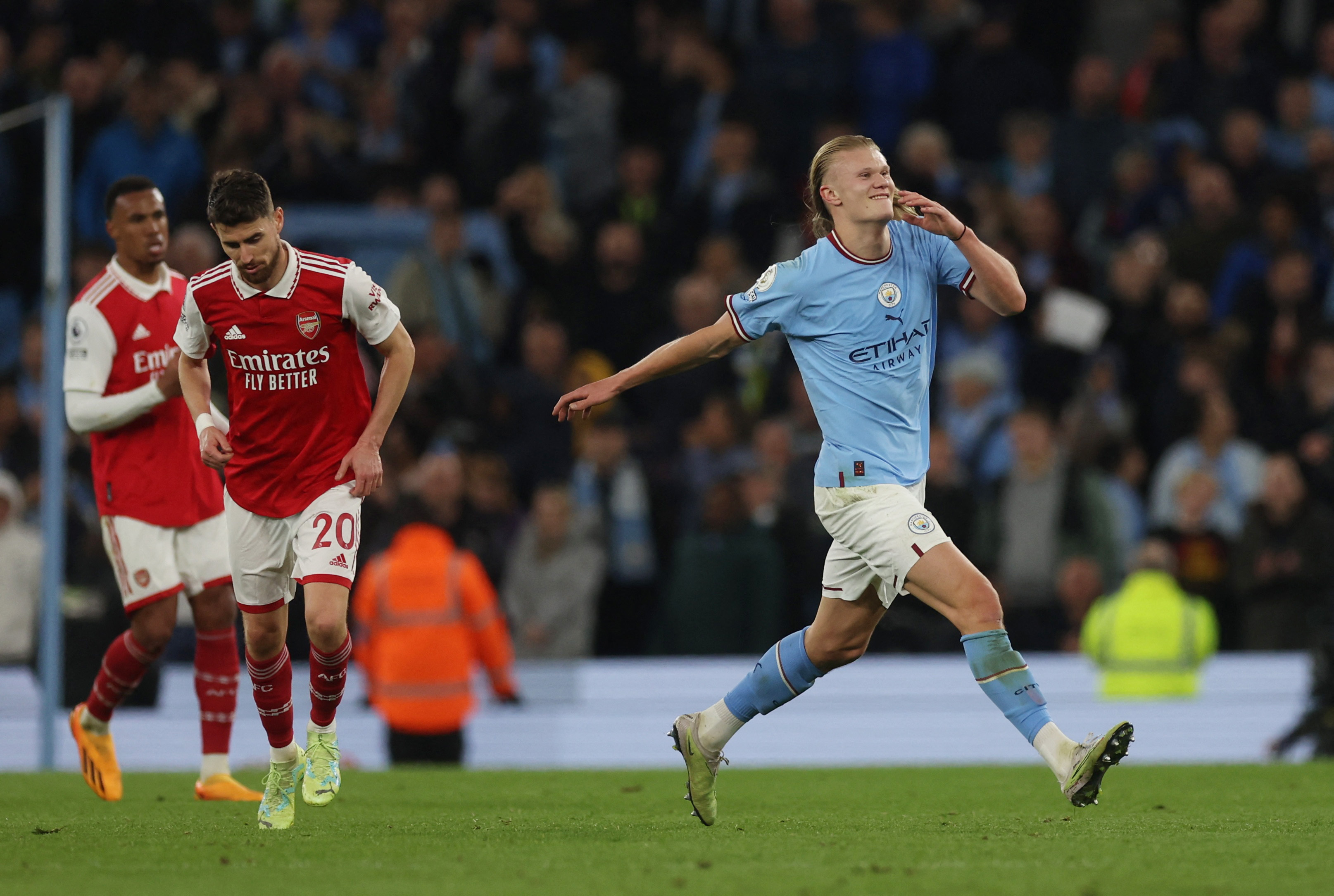 Rampant Man City crush Arsenal with De Bruyne double Reuters
