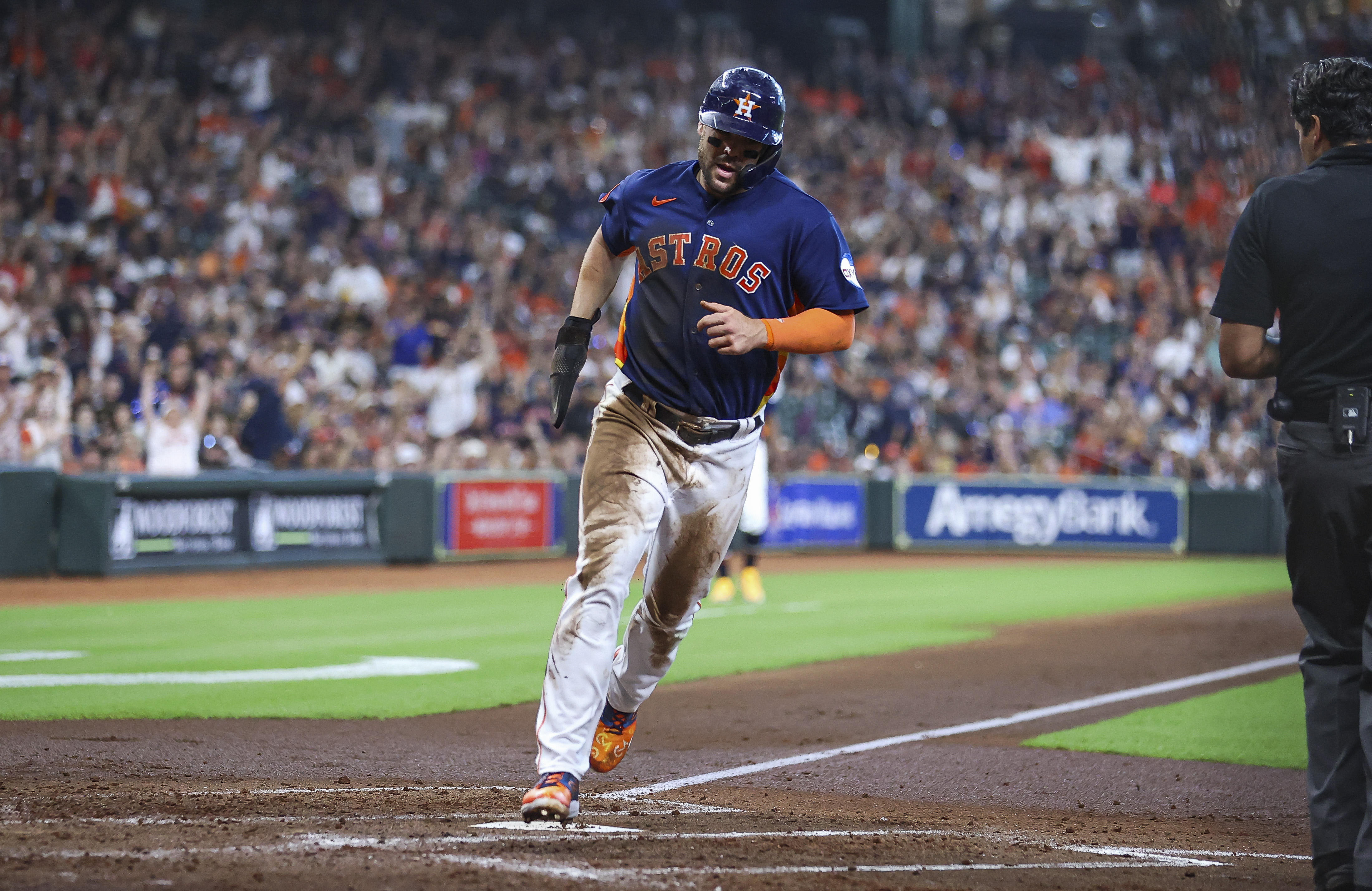 Kyle Tucker helps Astros run over Padres