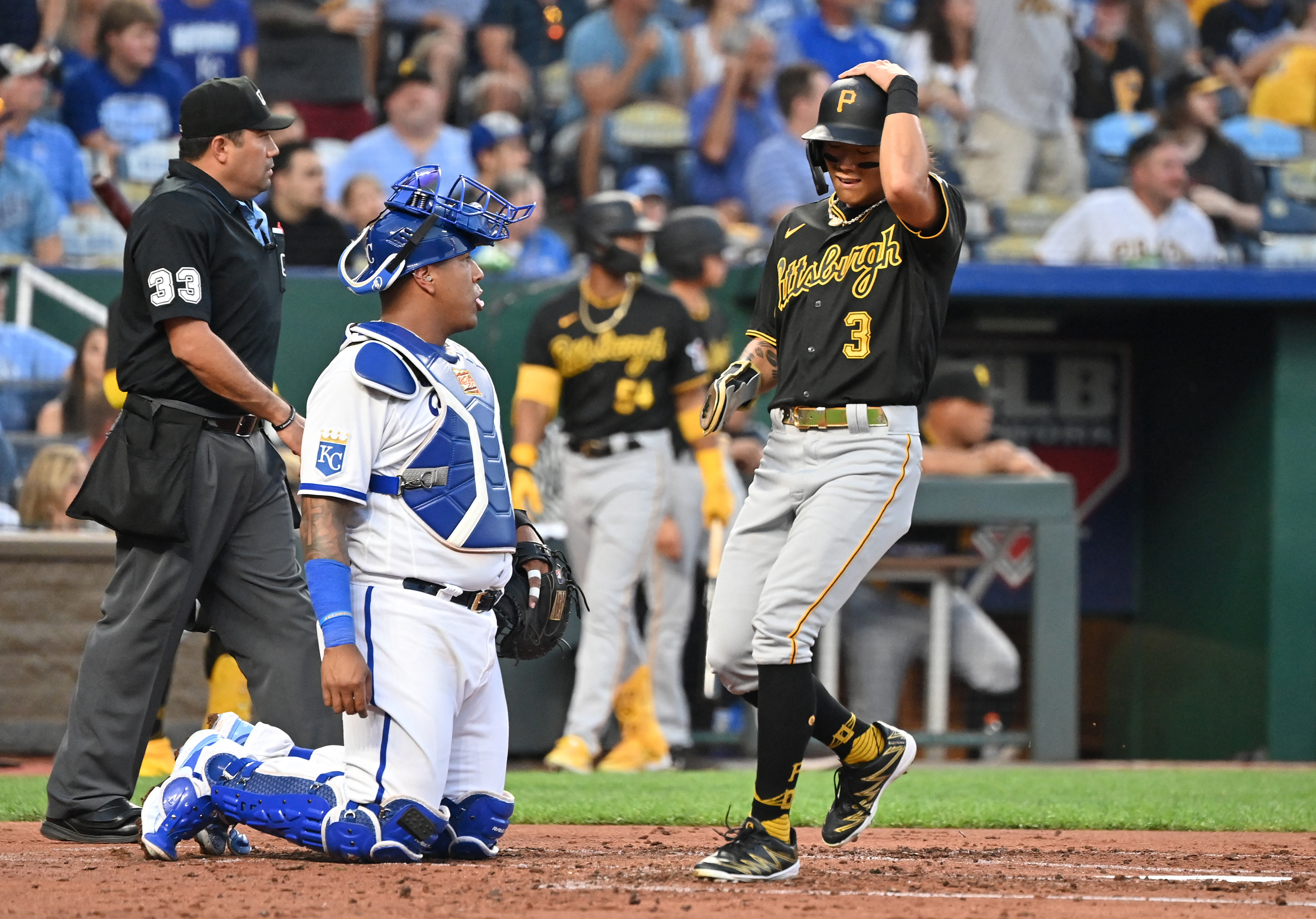 Pirates' Johan Oviedo dominates Royals for first shutout