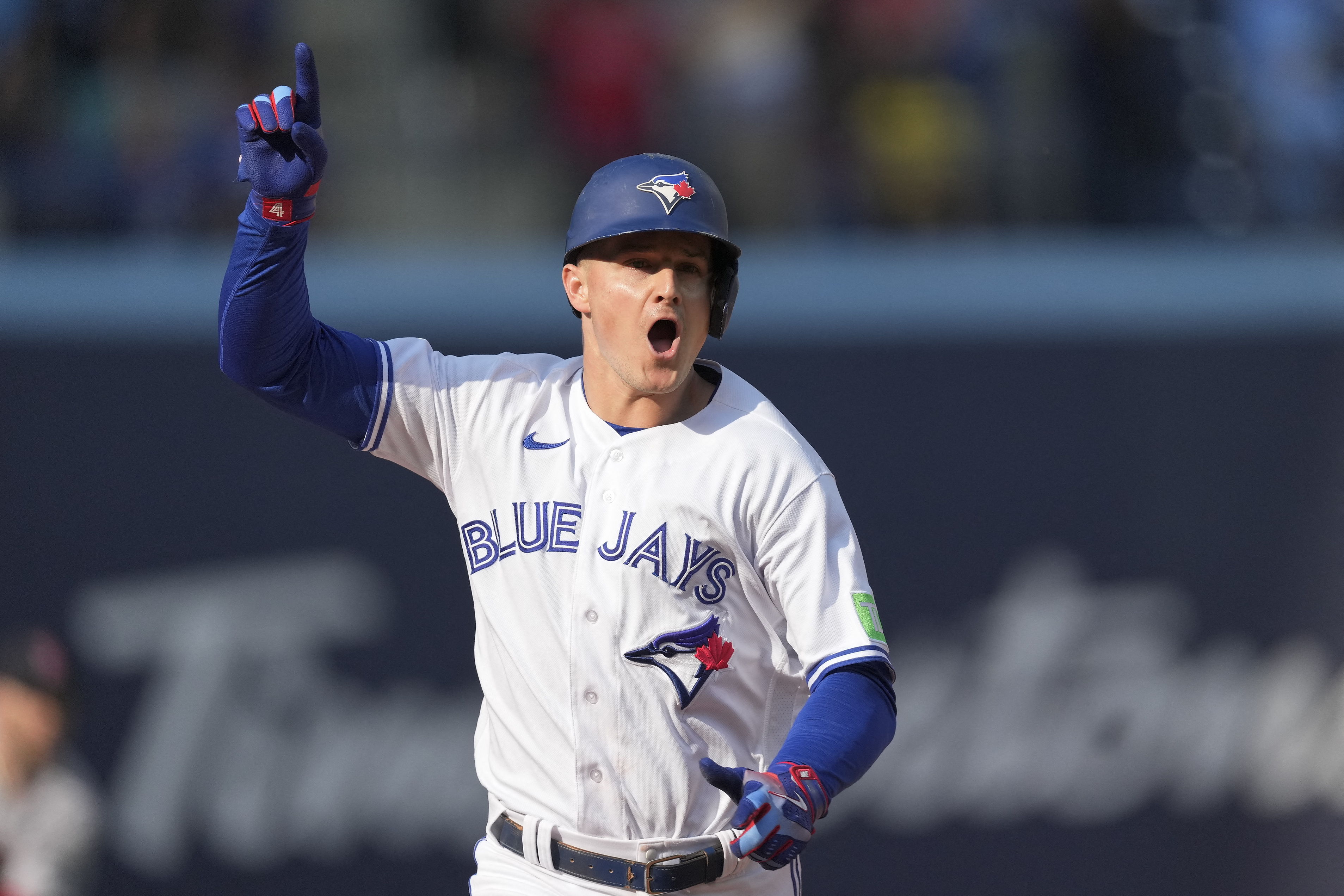 Matt Chapman's walk-off RBI helps Blue Jays reclaim Wild Card spot