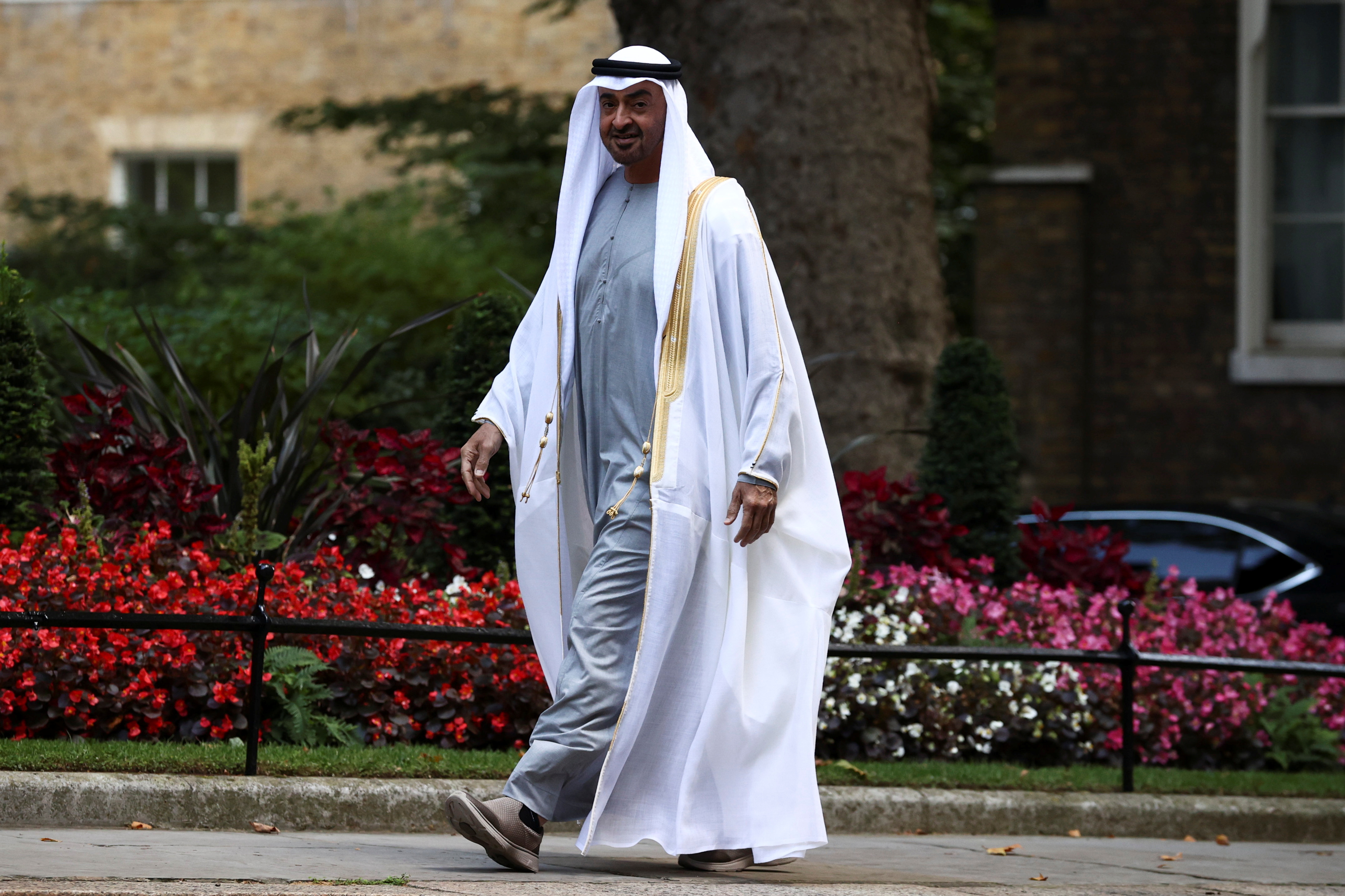 Abu Dhabi's Crown Prince Sheikh Mohammed bin Zayed al-Nahyan arrives at Downing Street, London, Britain, September 16, 2021. REUTERS/Hannah McKay