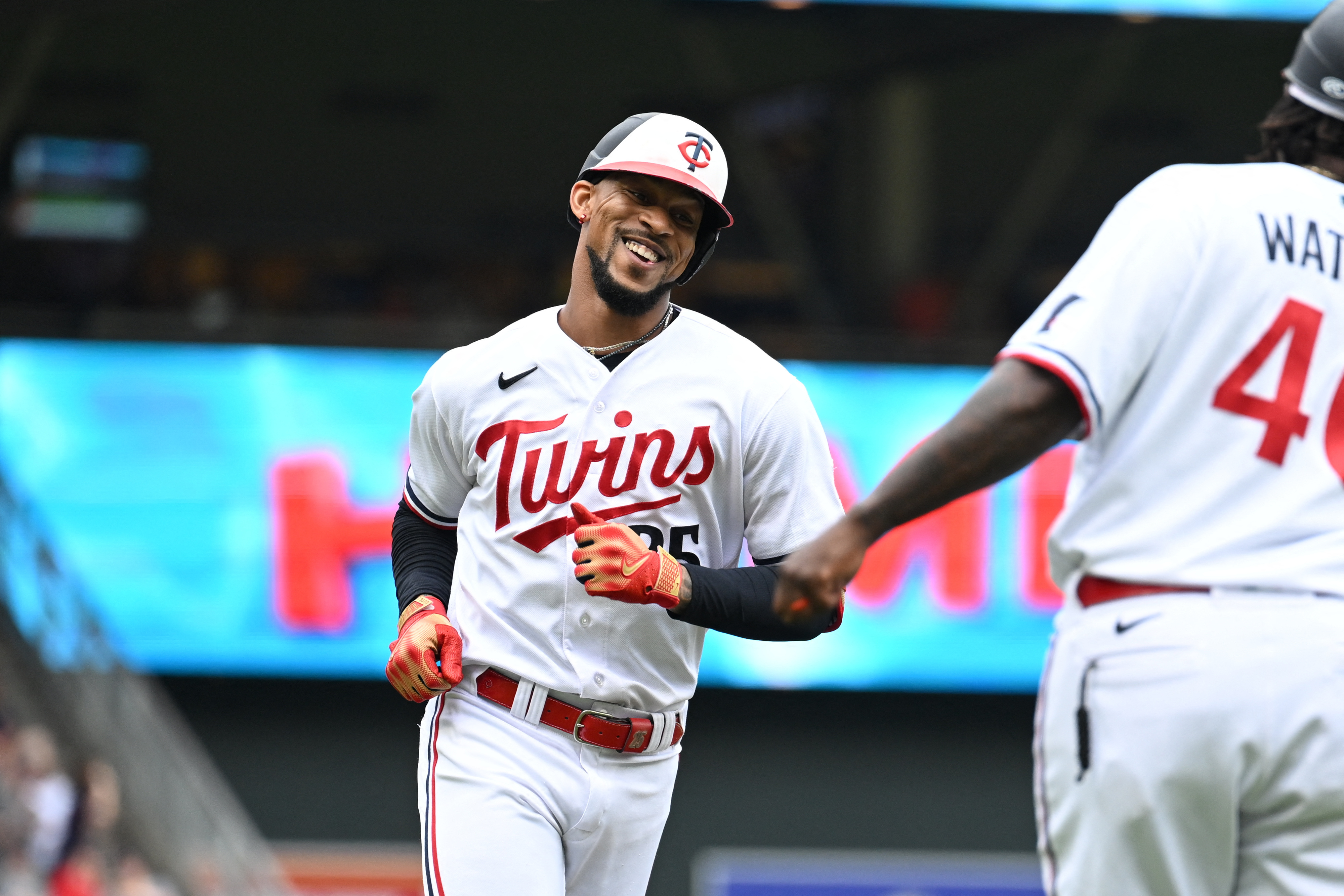 Max Kepler drives in 4 as Twins rout Royals