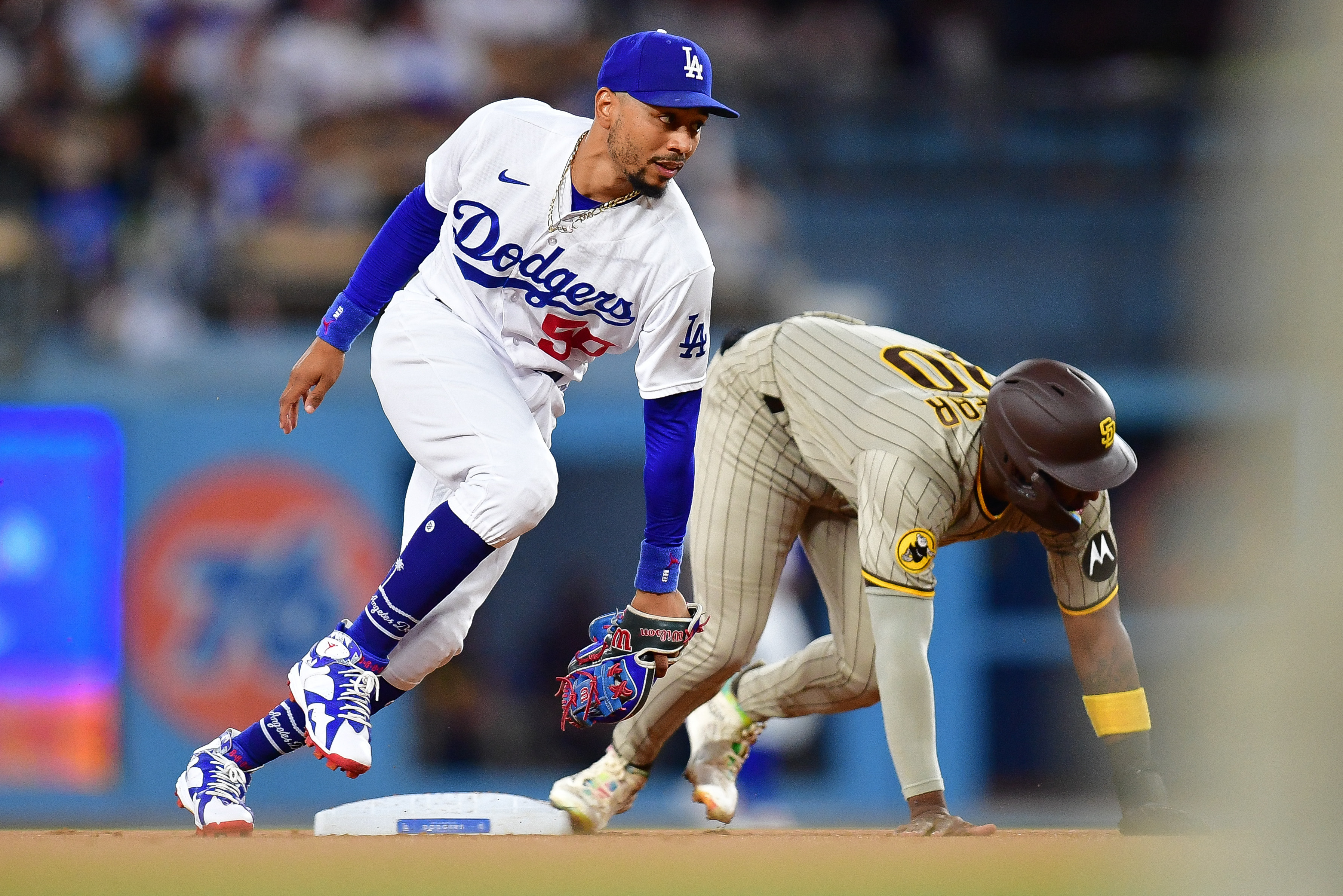 Freddie Freeman, Dodgers pile on against Padres
