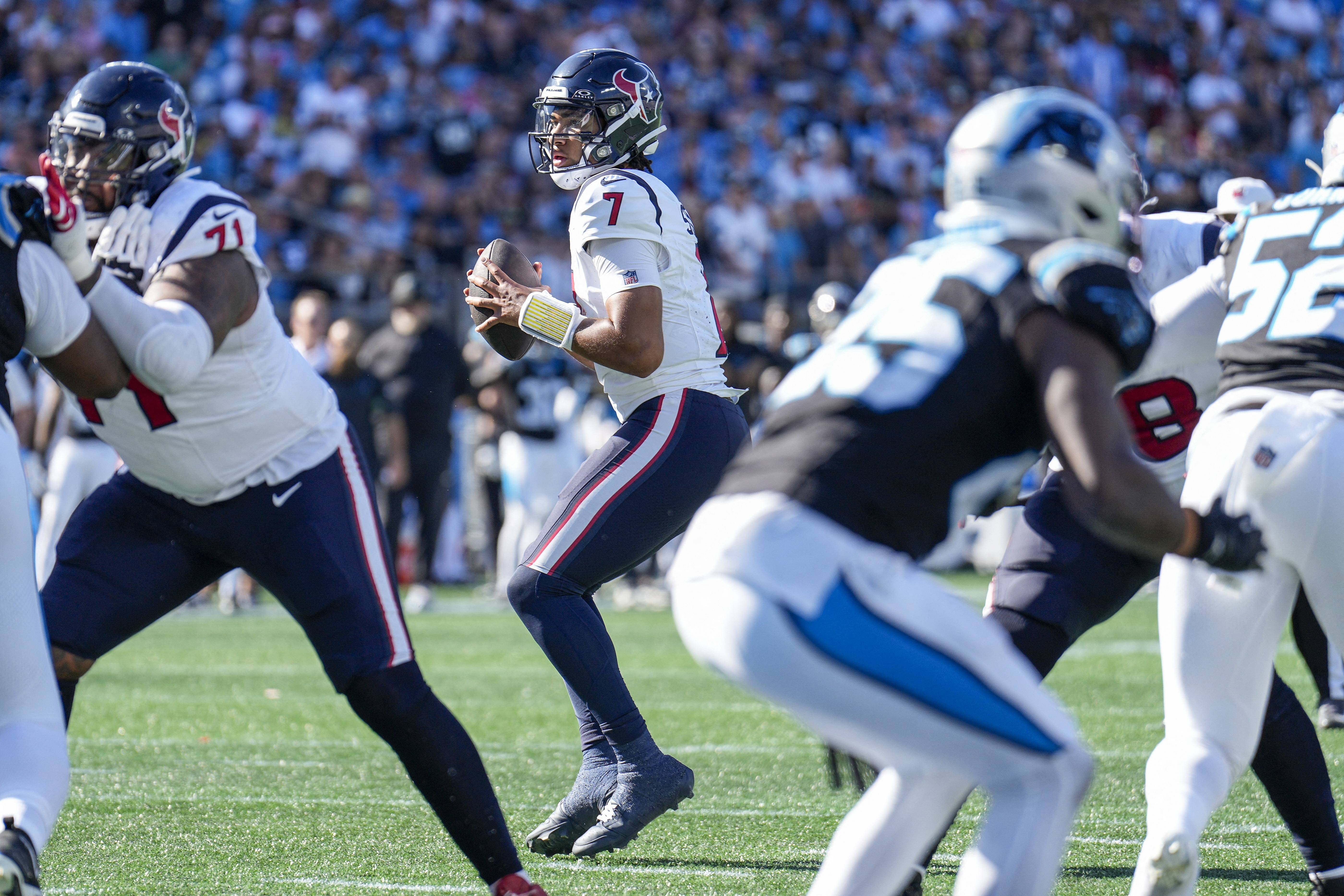 Panthers get first win, overcome Texans on late FG