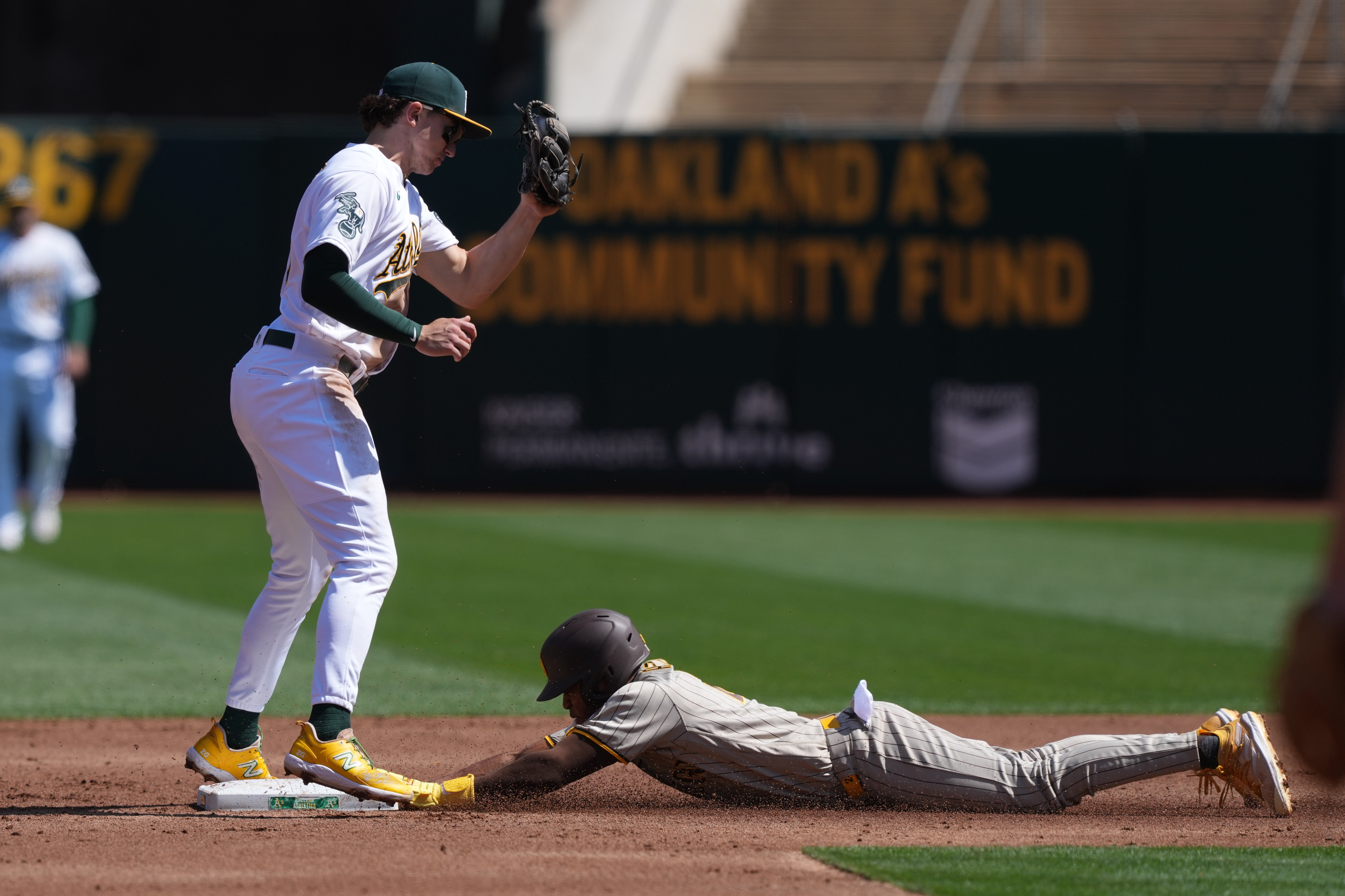 Juan Soto hits two HRs, drives in six to power Padres past A's