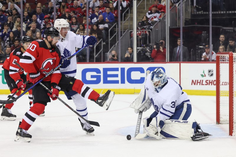 NHL roundup: Leafs halt Devils' winning streak at 13 games | Reuters