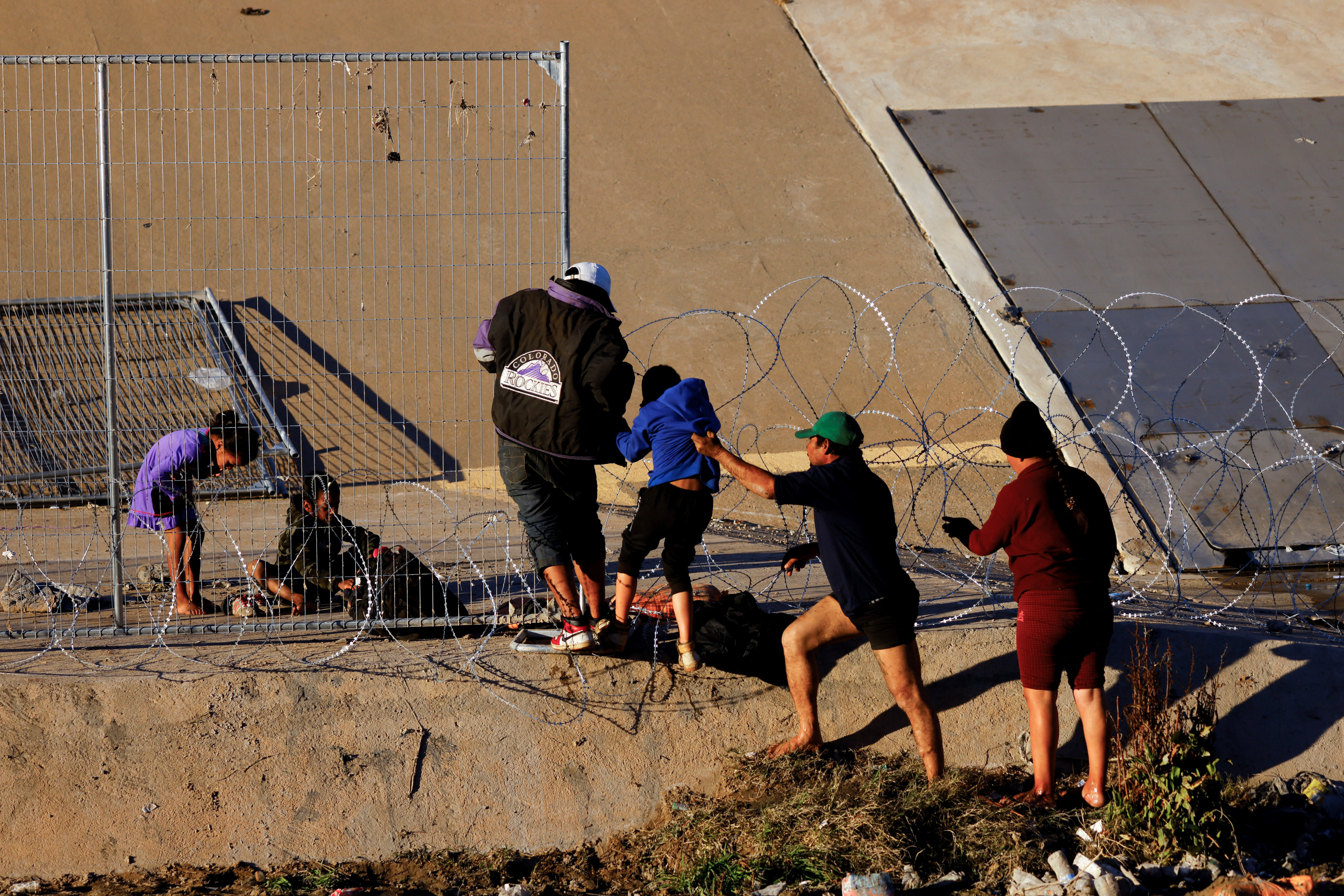 Mexicans can Use US Border Crossing Card to enter the US. 