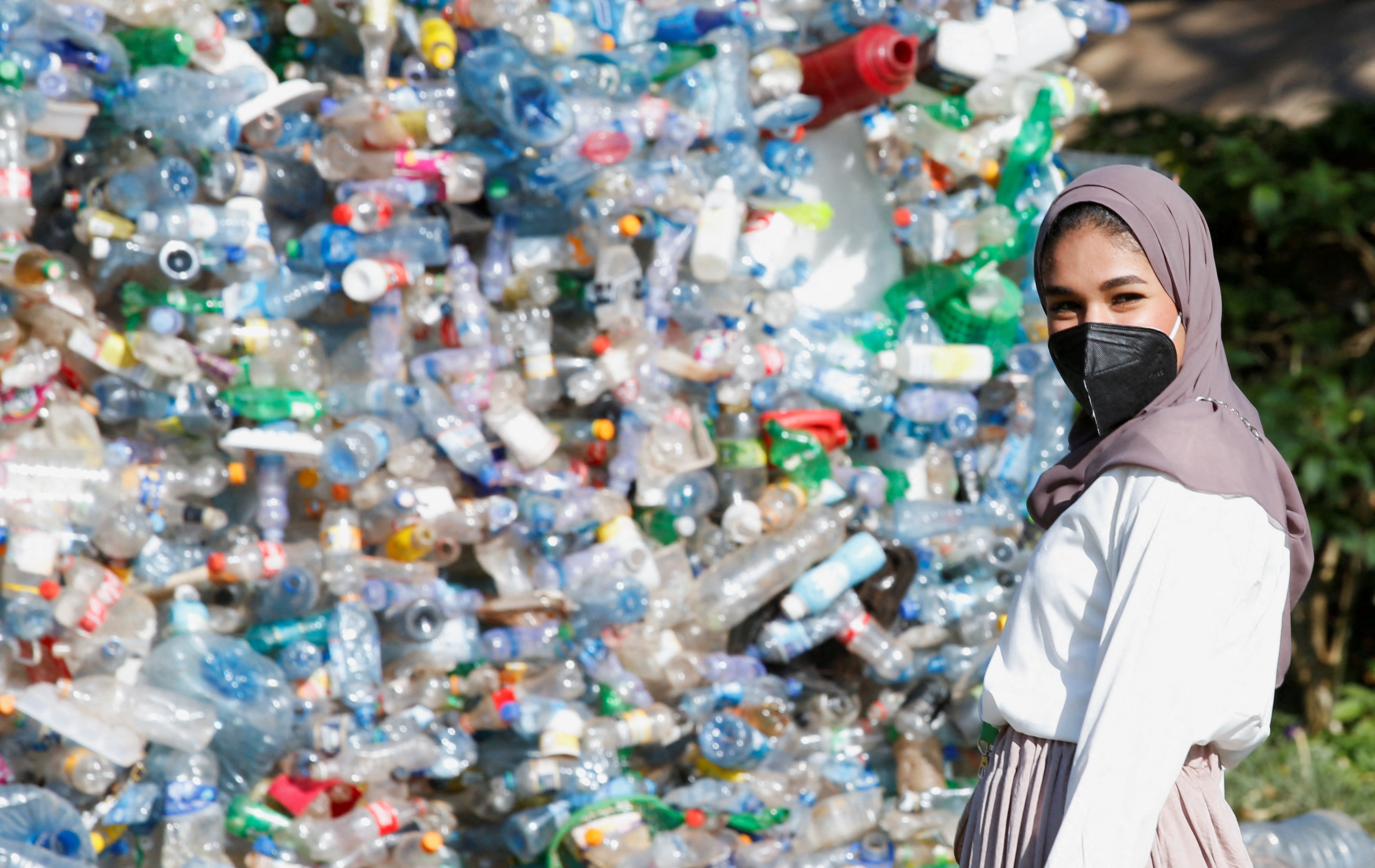 UN members agree on a global plastic waste treaty in Nairobi