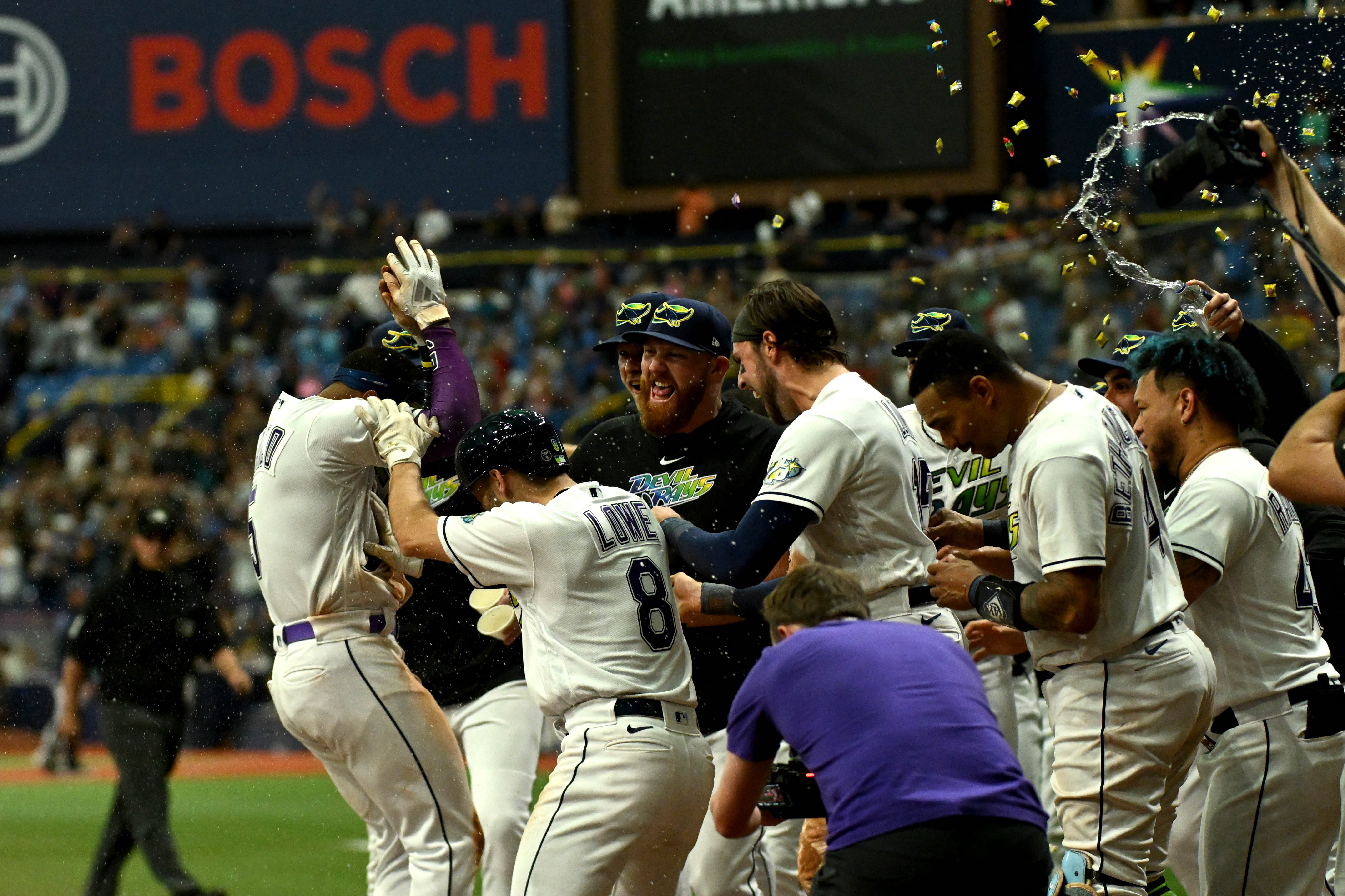 Rays' Ramirez delivers winning hit in 10th to beat Bucs 4-3