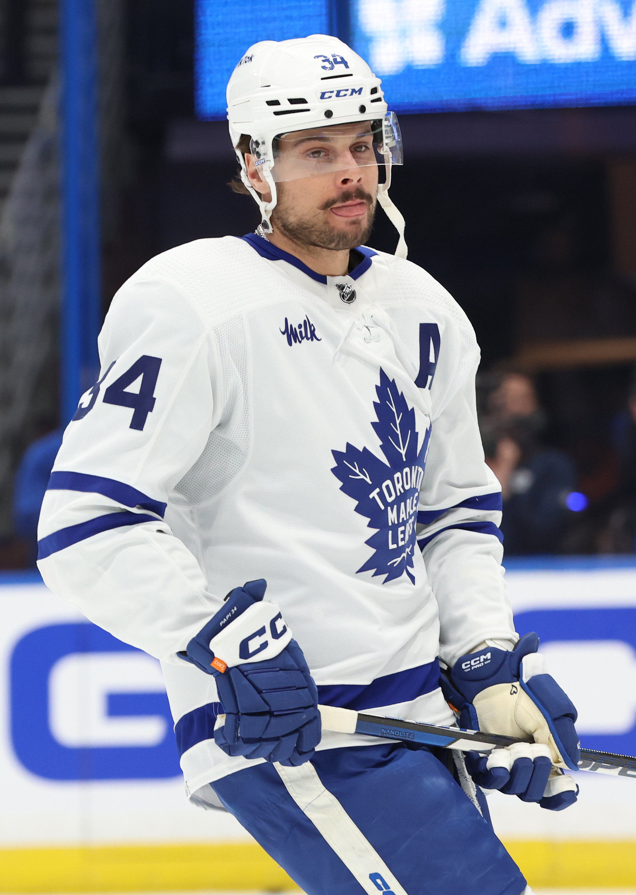 Toronto Maple Leafs defeat Tampa Bay Lightning 2-1 in overtime to