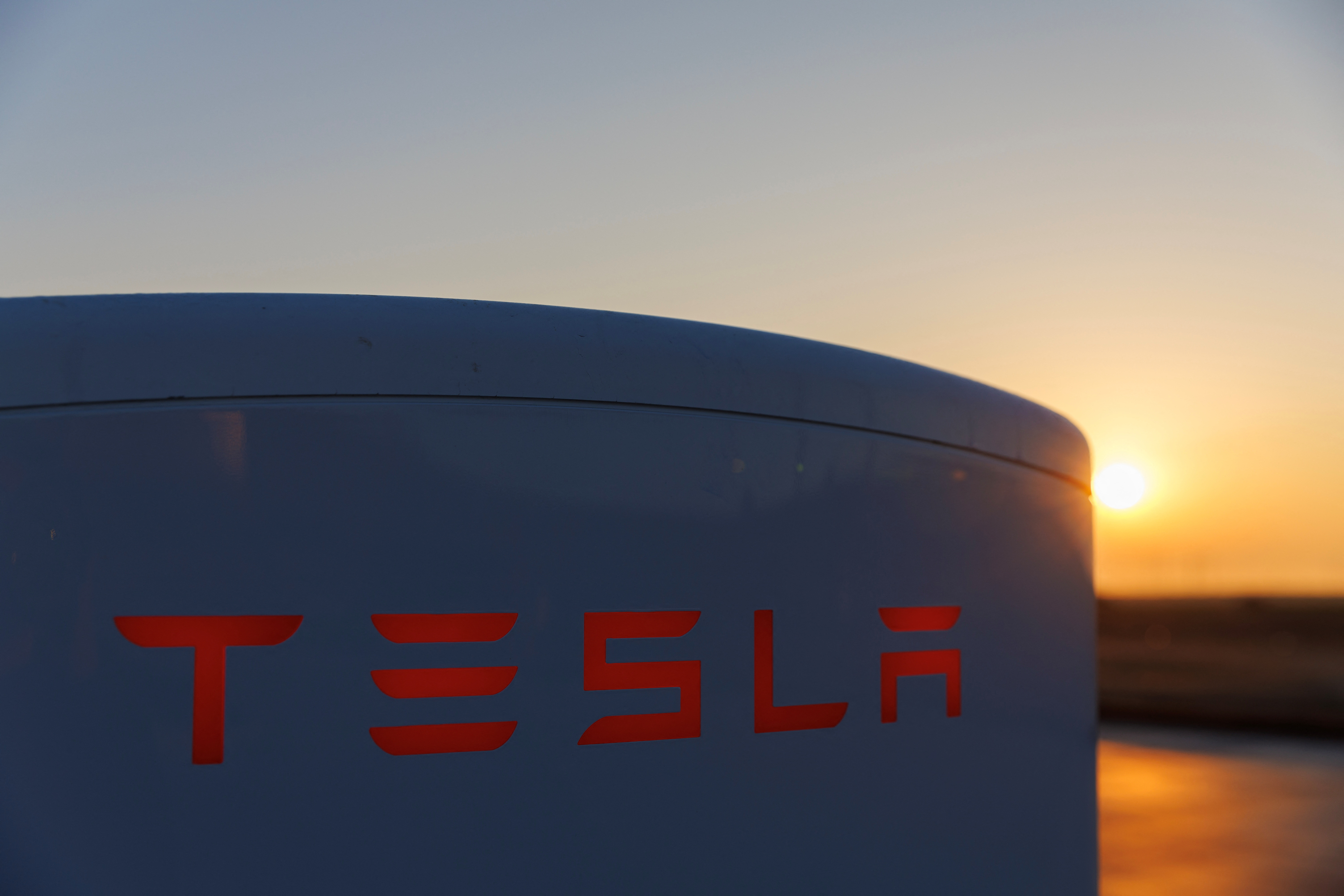 Une station de suralimentation Tesla en Californie