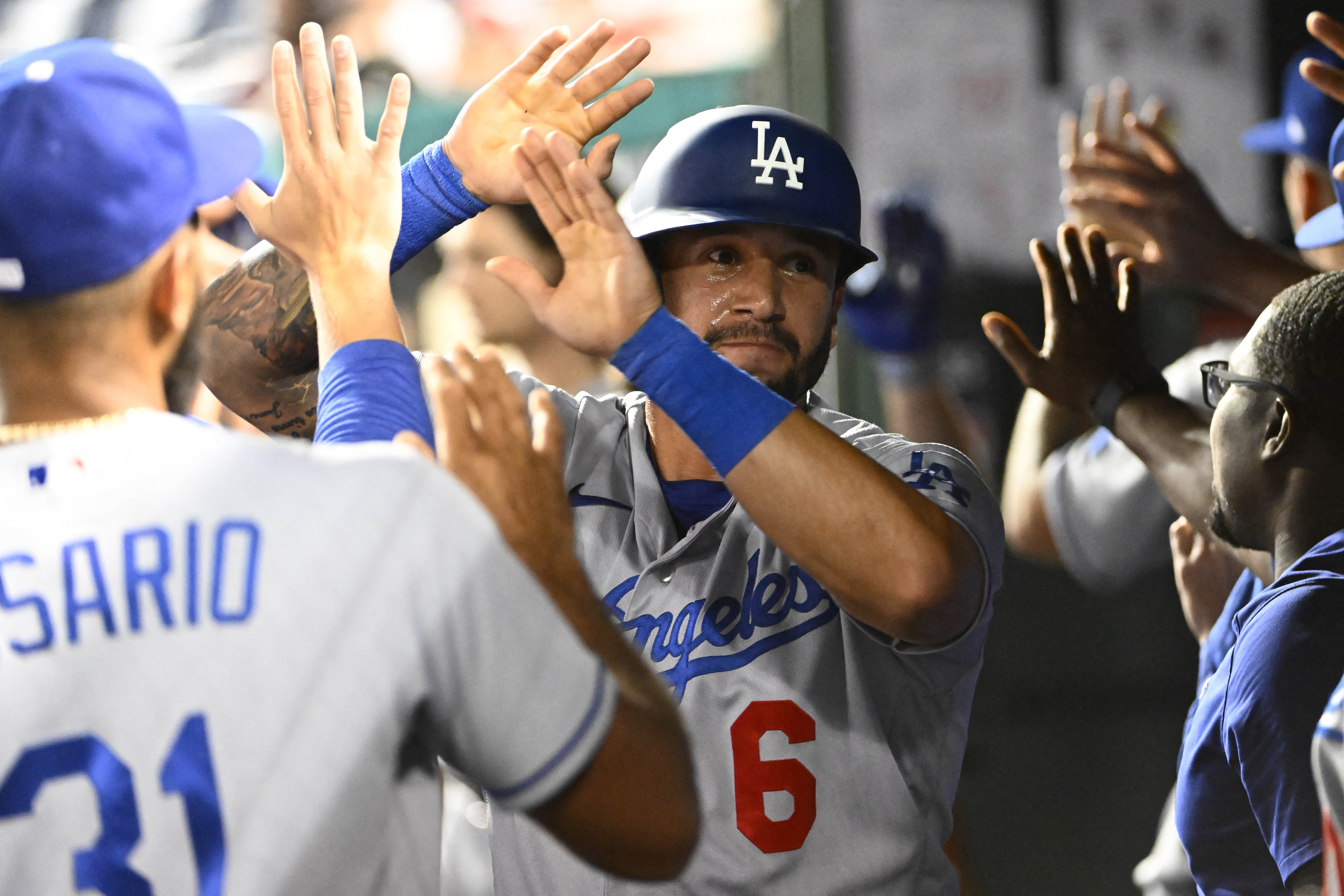 Nationals down Dodgers on walk-off wild pitch in 11th