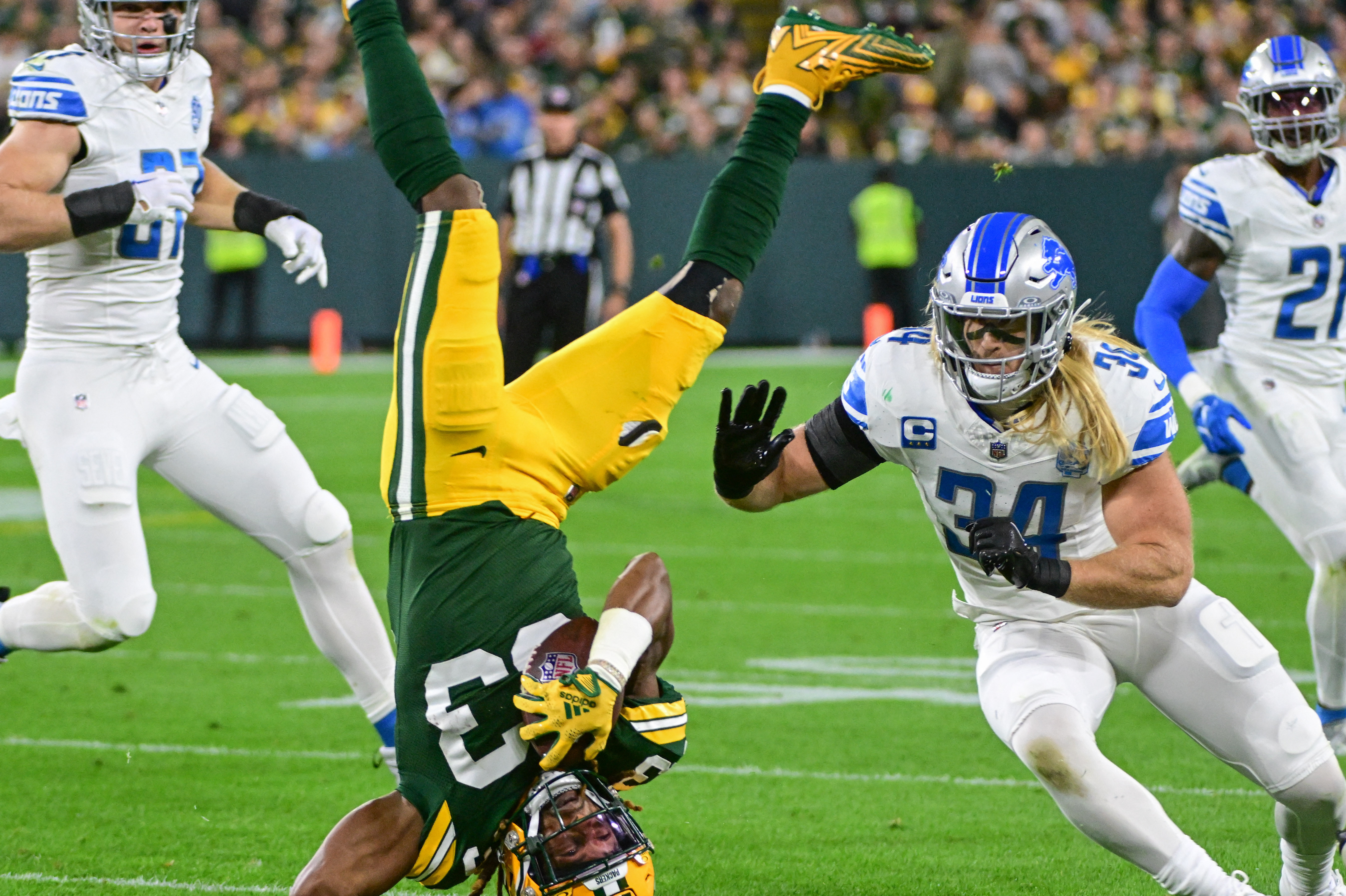 David Montgomery helps Lions top Packers, move into first in NFC