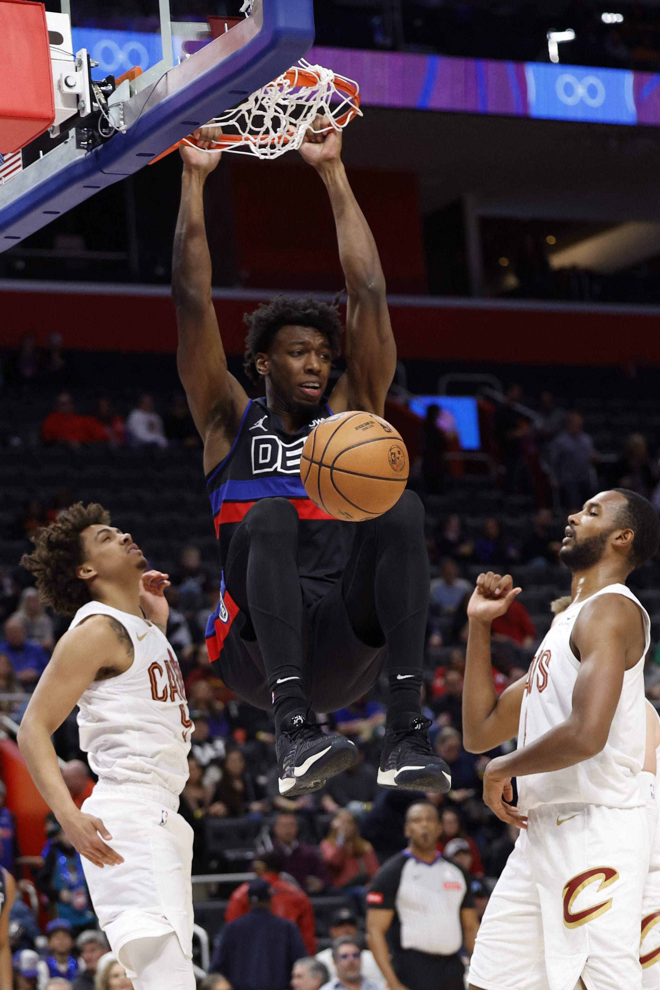 Darius Garland (8 3-pointers), Cavs put away pesky Pistons | Reuters