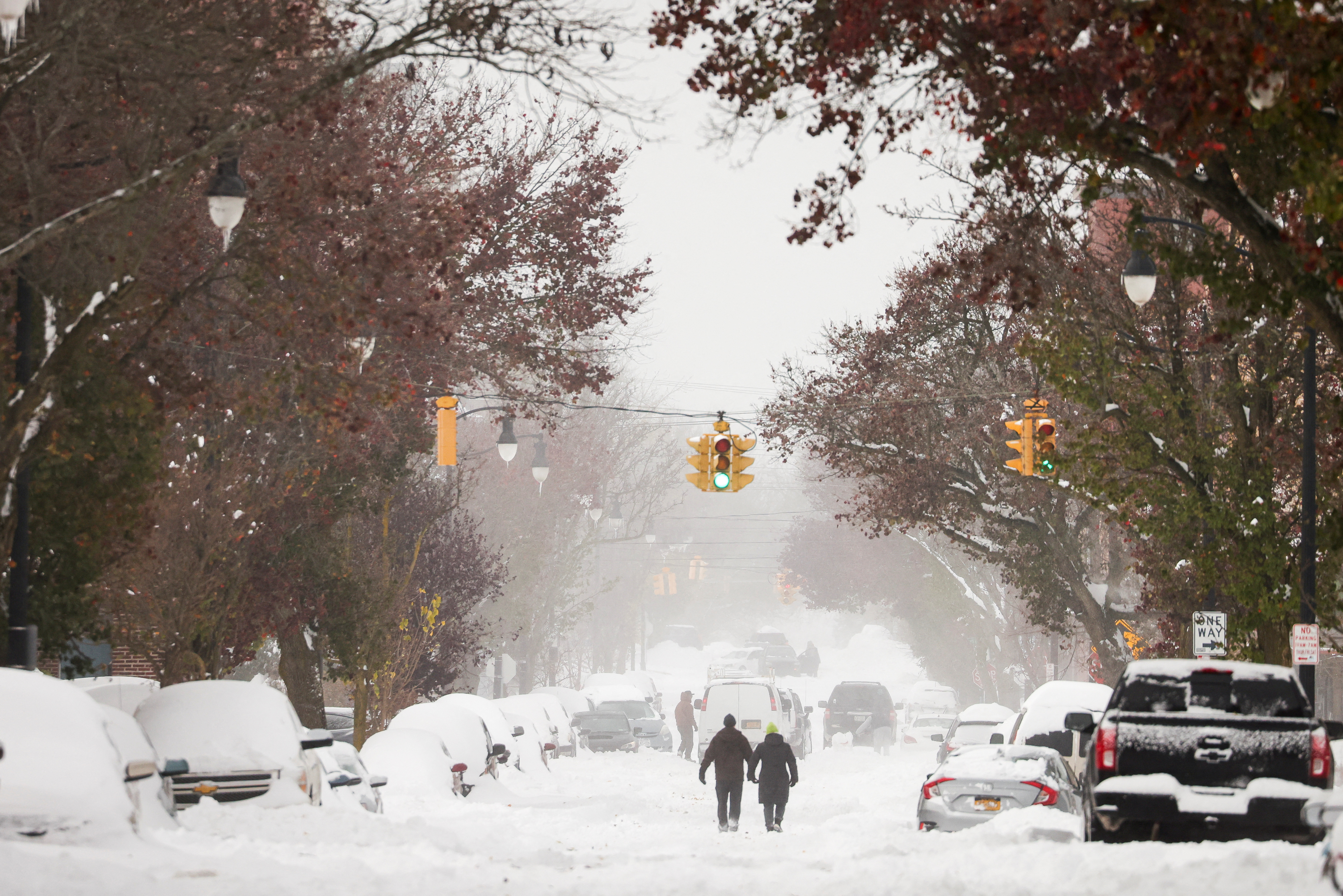 Snowstorm batters western New York, limiting journey forward of Thanksgiving