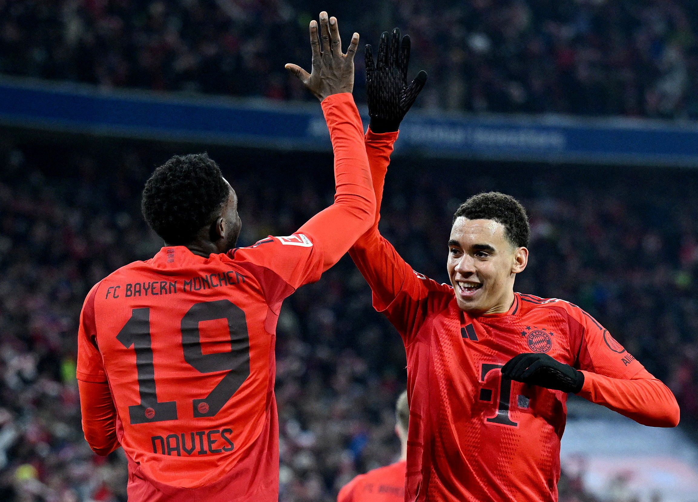 サッカー＝首位バイエルン、ムシアラと2030年まで契約延長 | ロイター