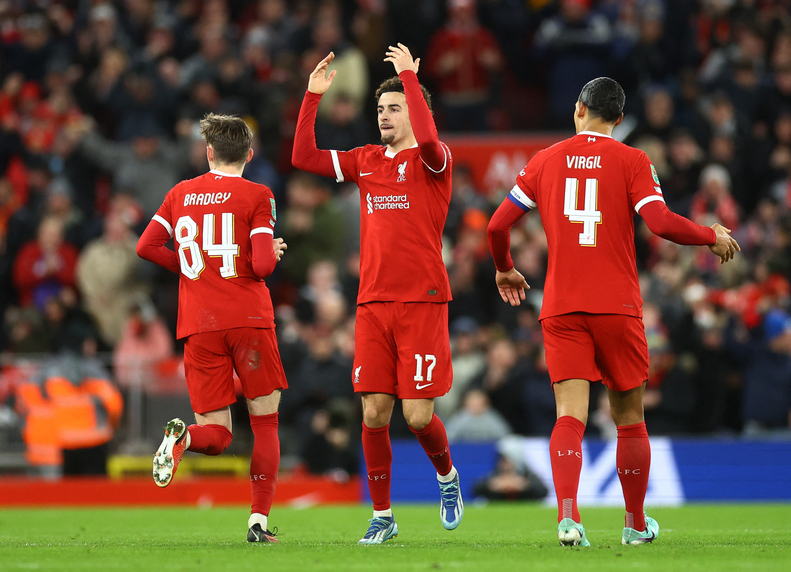 Liverpool 2 Fulham 1 Jones Helps The Red Devils Take The Lead In The