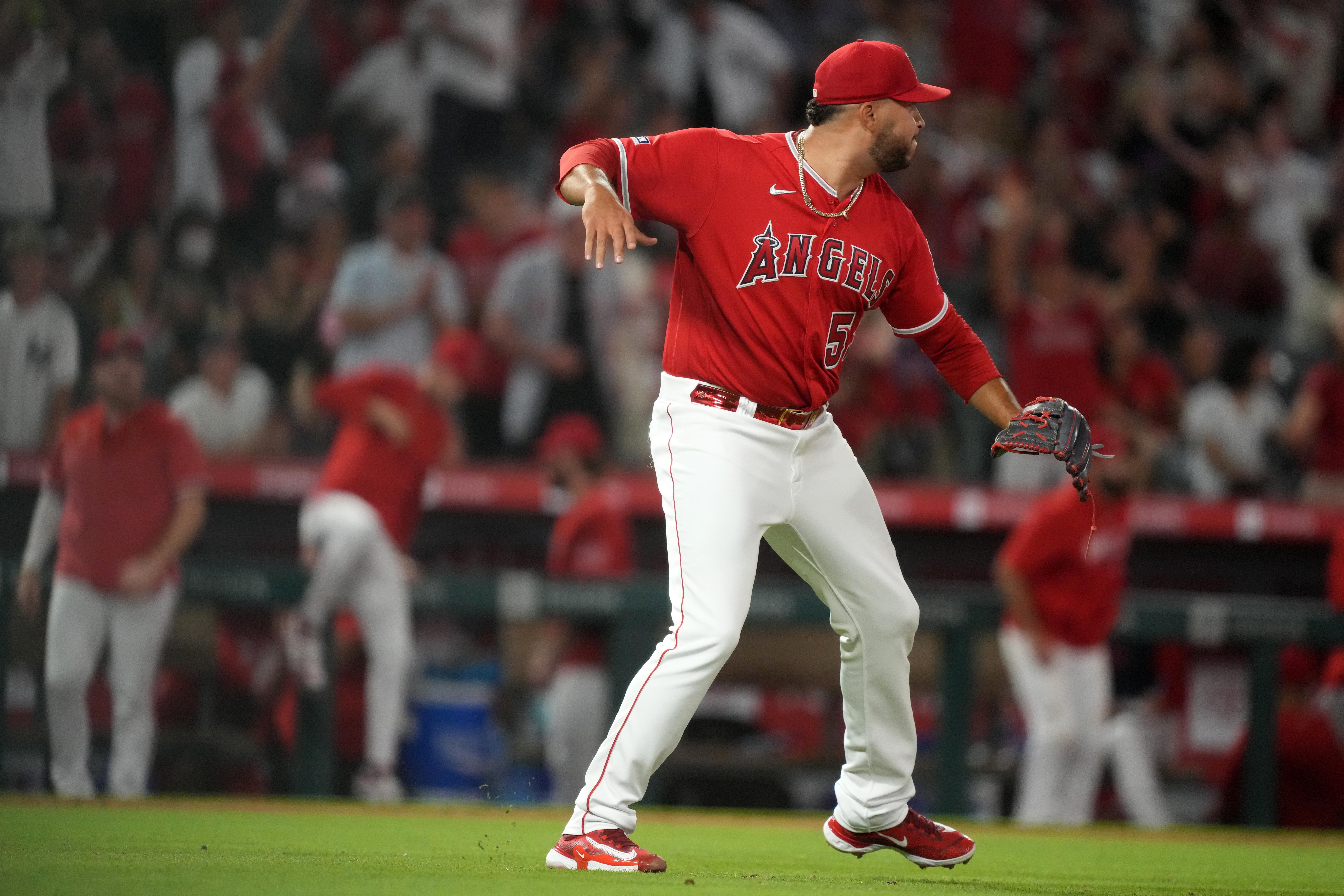 ANAHEIM, CA - JUNE 27: Los Angeles Angels pitcher Jacob Webb (71) pitching  during an MLB baseball game against the Chicago White Sox played on June  27, 2023 at Angel Stadium in