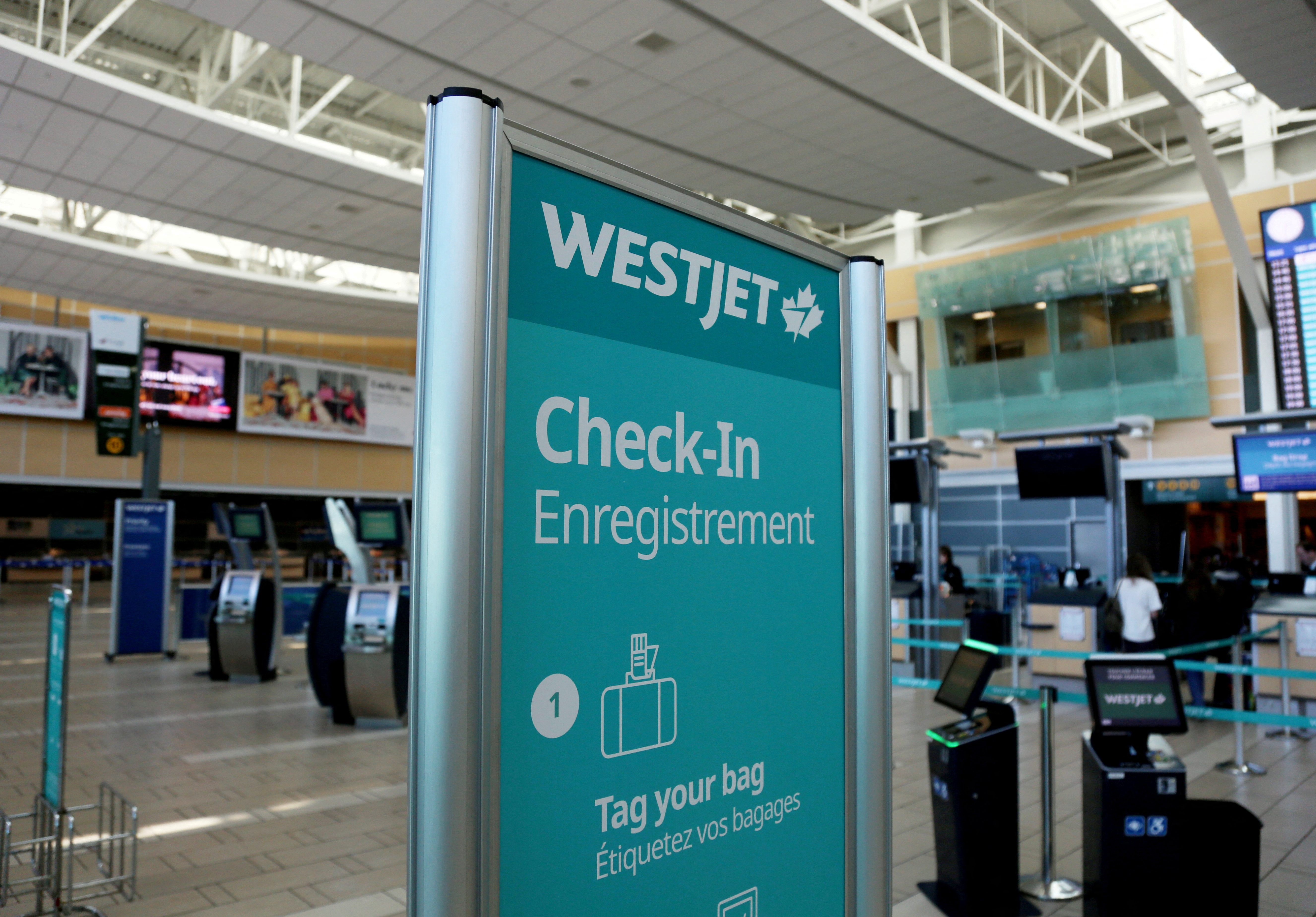 WestJet begins cancelling flights as pilot strike looms