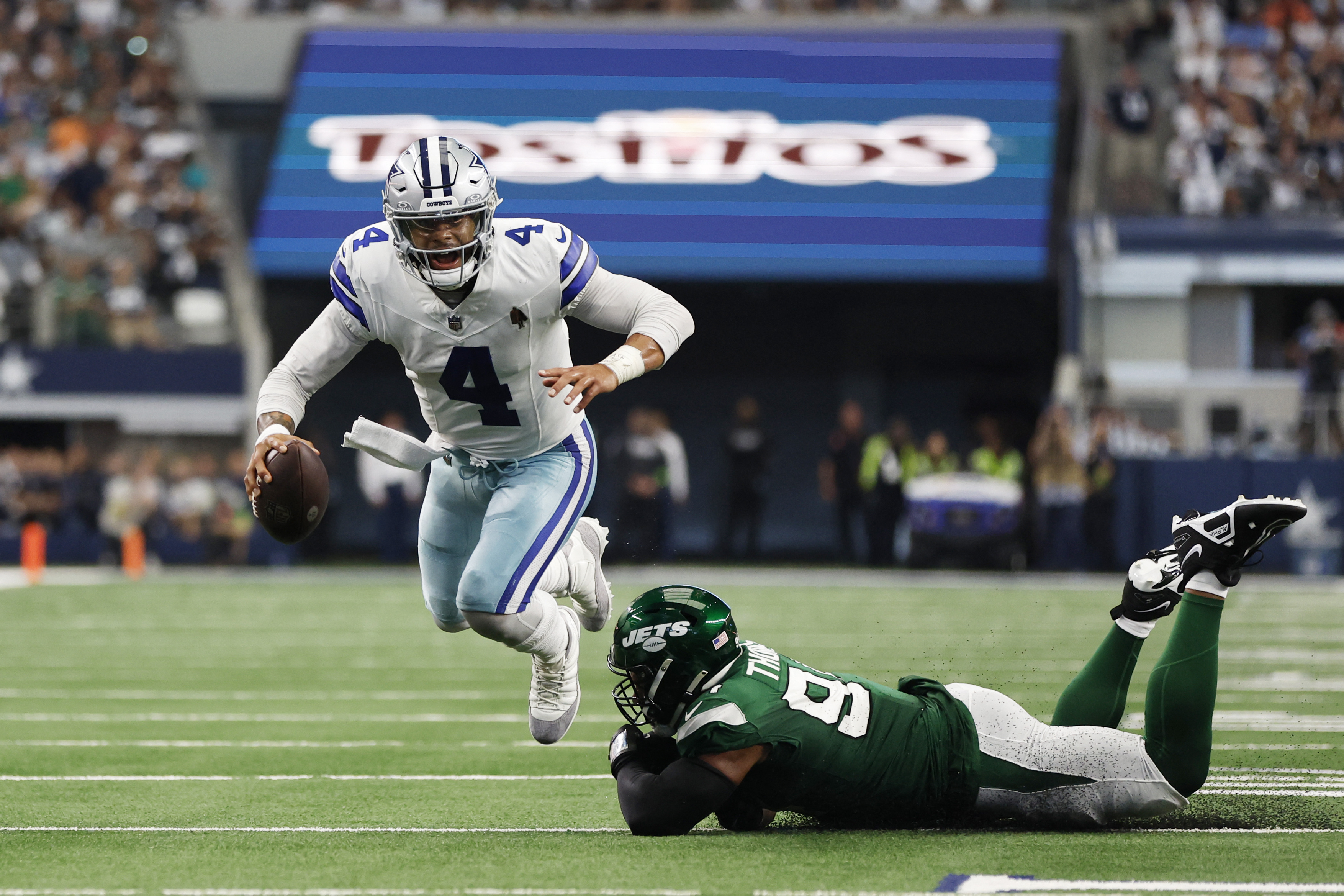 Cowboys blow past Aaron Rodgers-less Jets 30-10