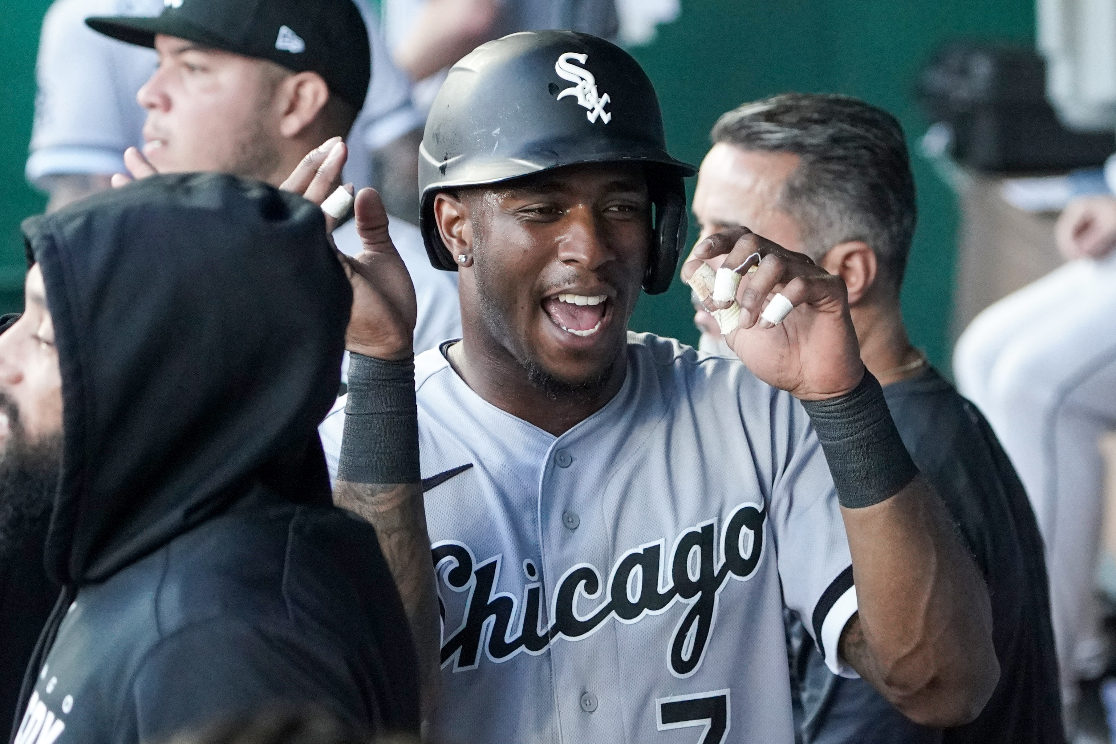 WATCH: Gavin Sheets RBI double puts White Sox up 1-0 on Royals