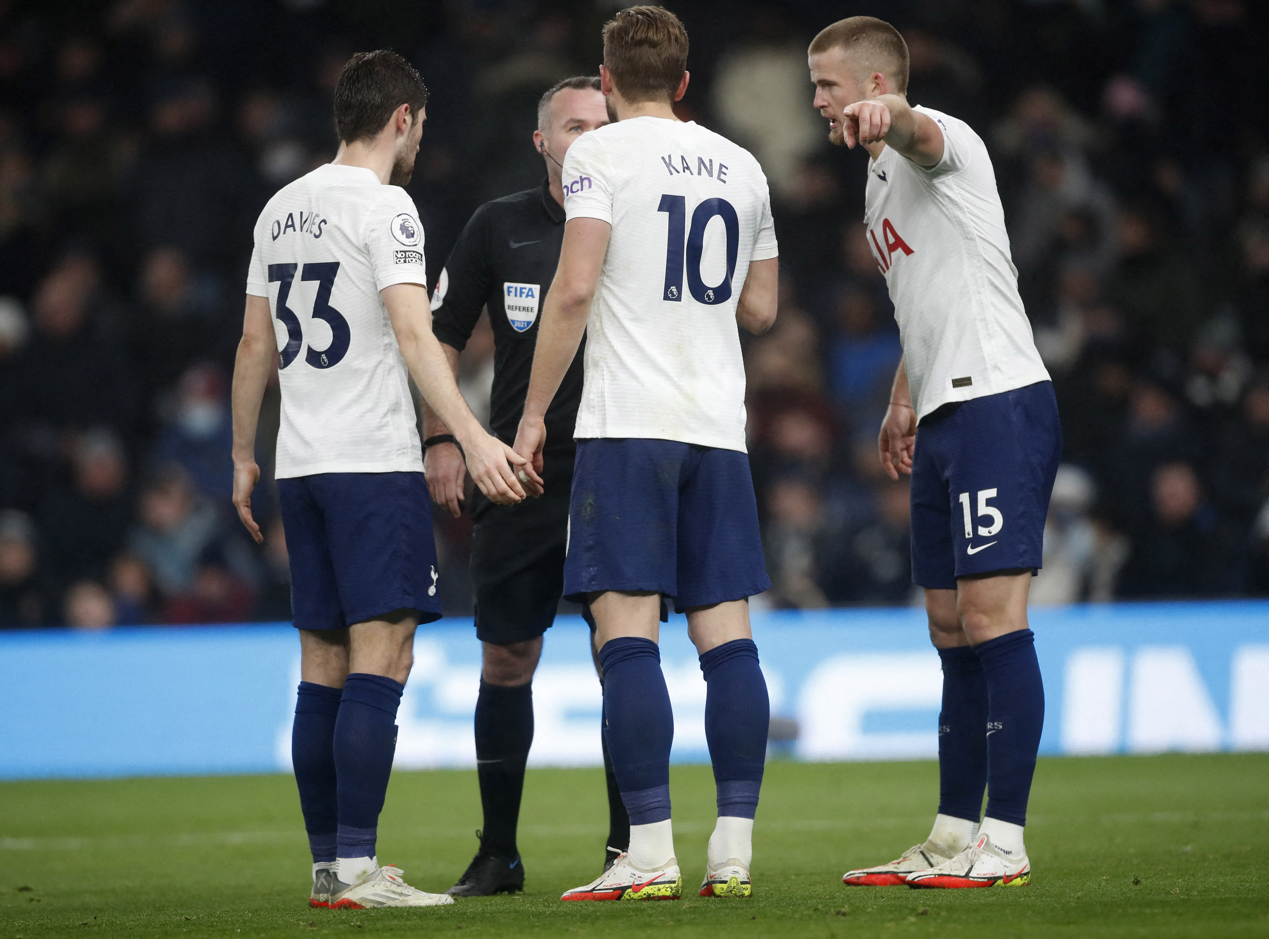 Antonio Conte  Champions League: Tottenham Hotspur bow out