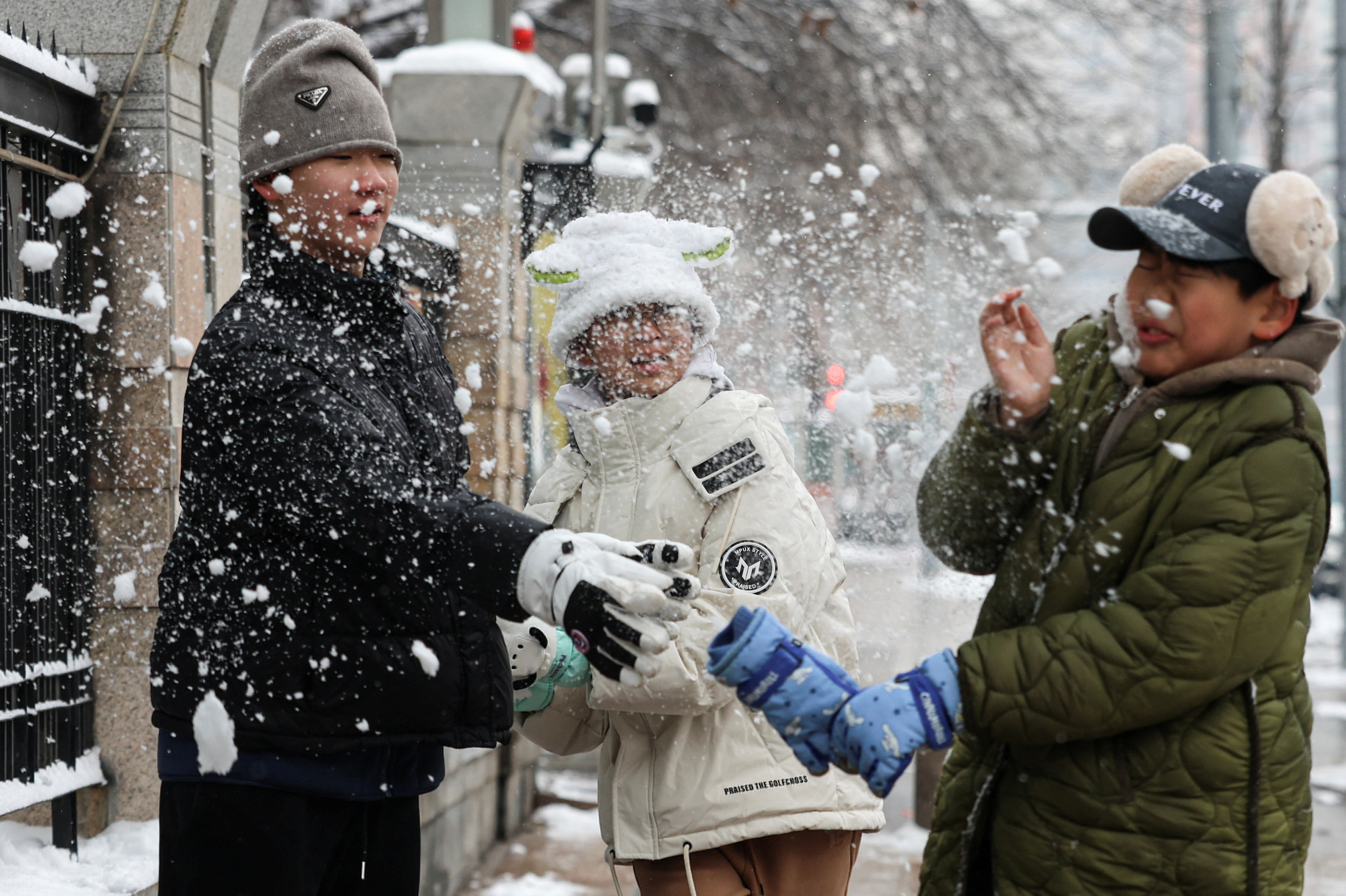 Schools closing as icy storm moves in