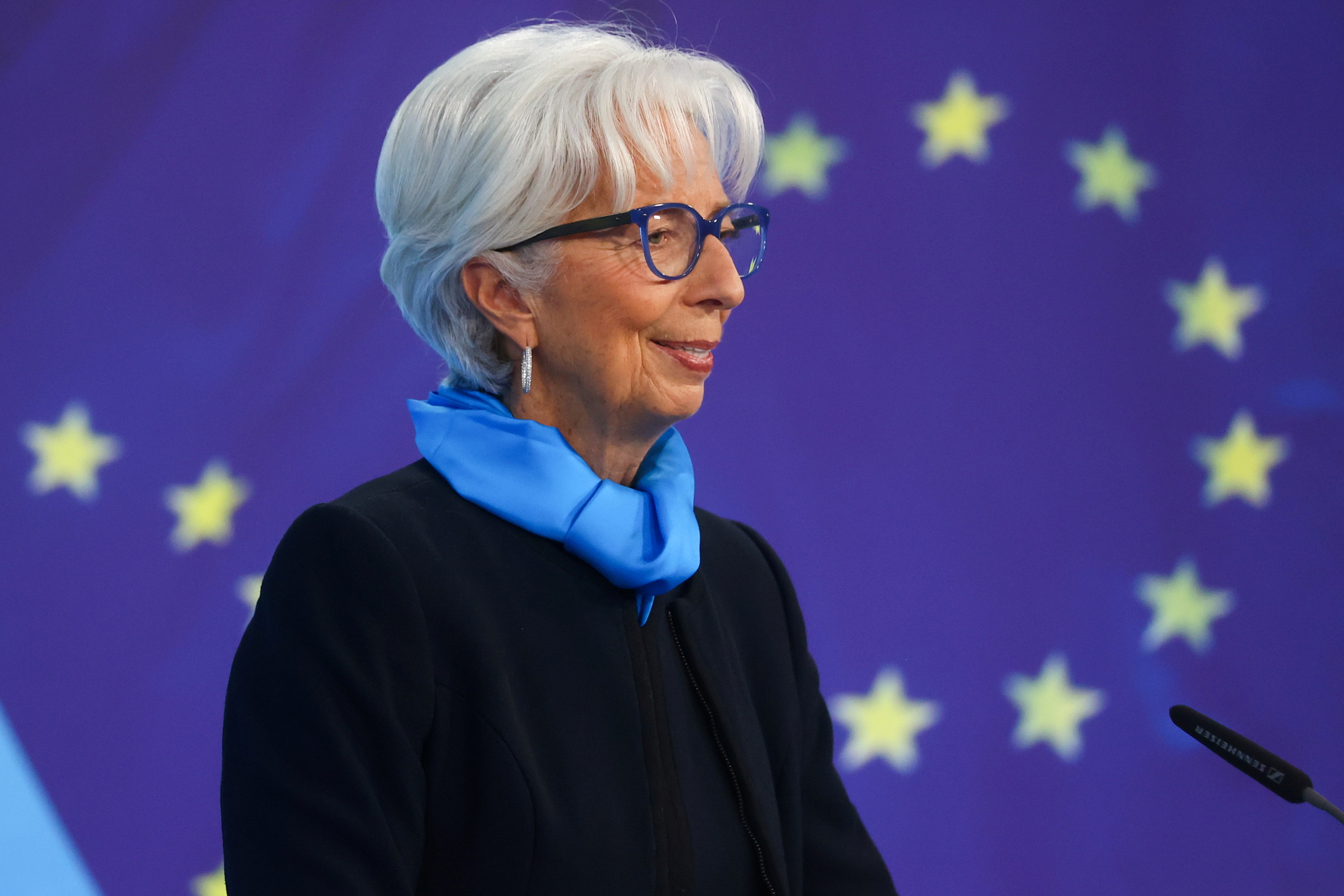 President of the European Central Bank (ECB) Christine Lagarde speaks as she takes part in a news conference on the outcome of the Governing Council meeting, in Frankfurt, Germany, October 28, 2021. REUTERS/Kai Pfaffenbach/File Photo